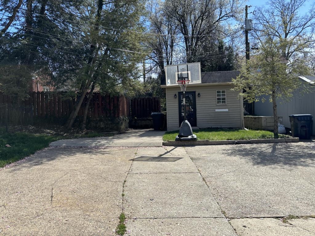 2600 Central Parkway