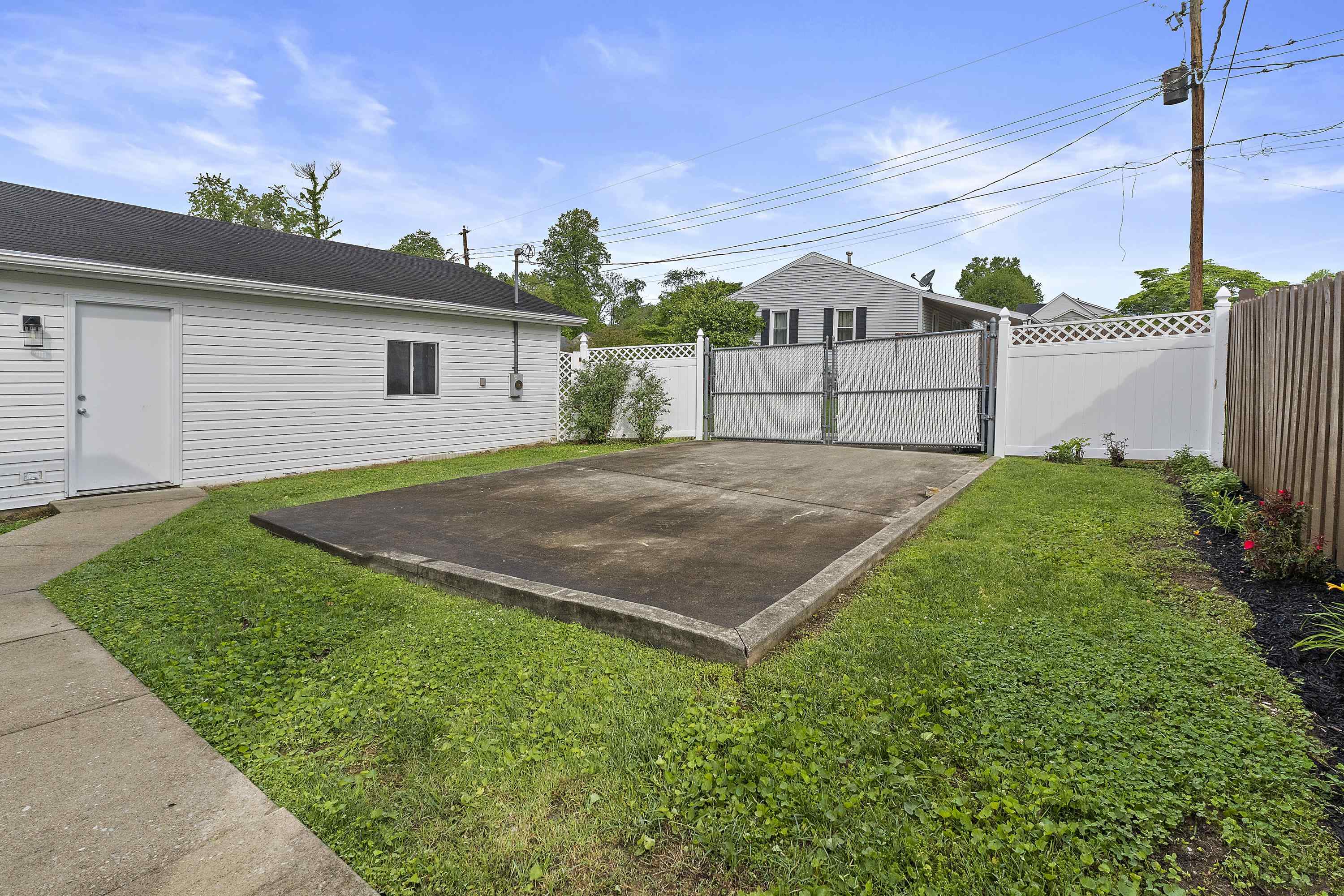 2525 Bradley Drive