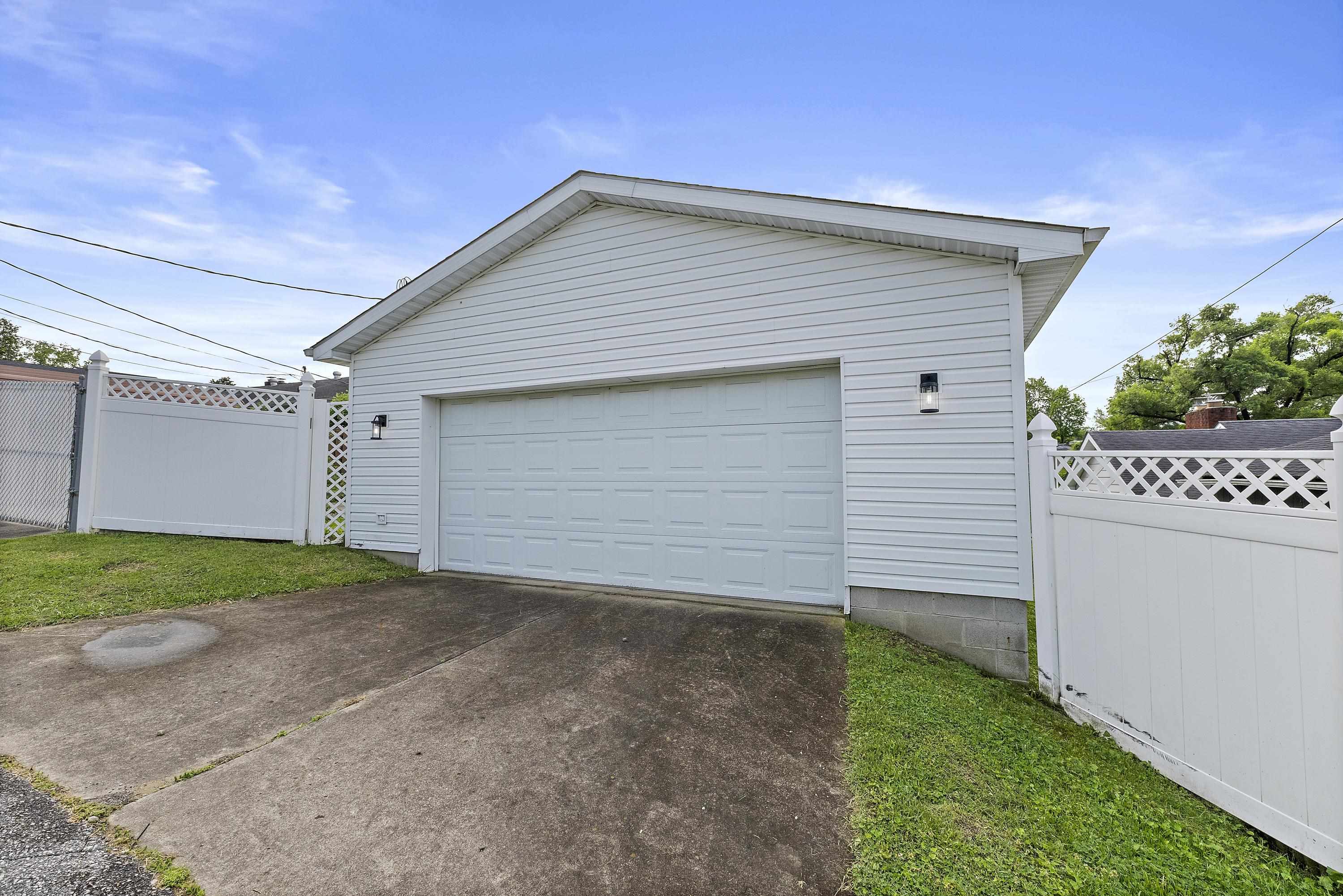 2525 Bradley Drive