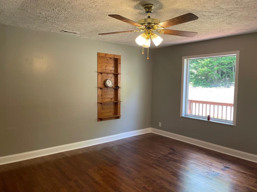 2724 Shopes Creek
