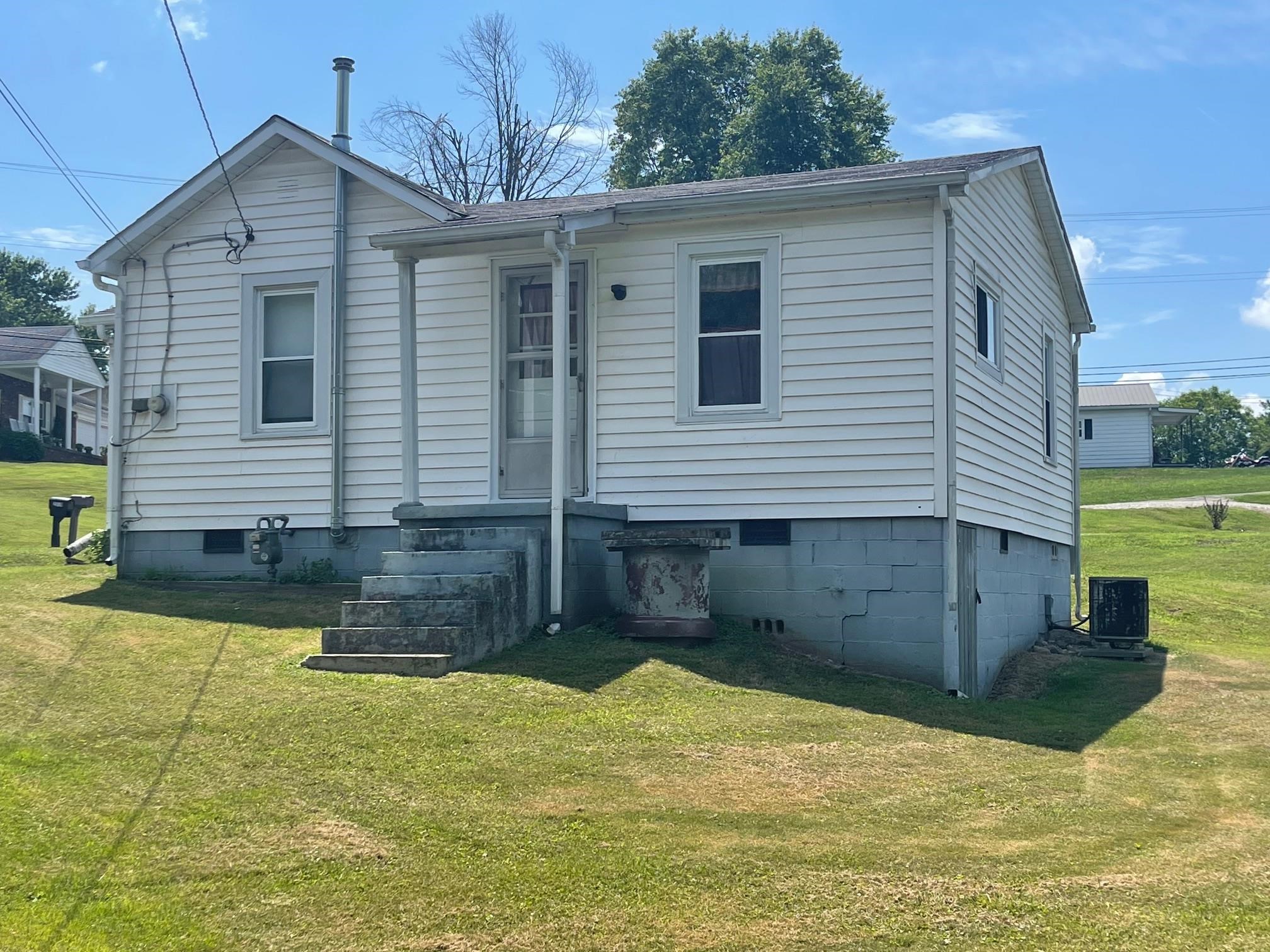 2217 Caroline Road