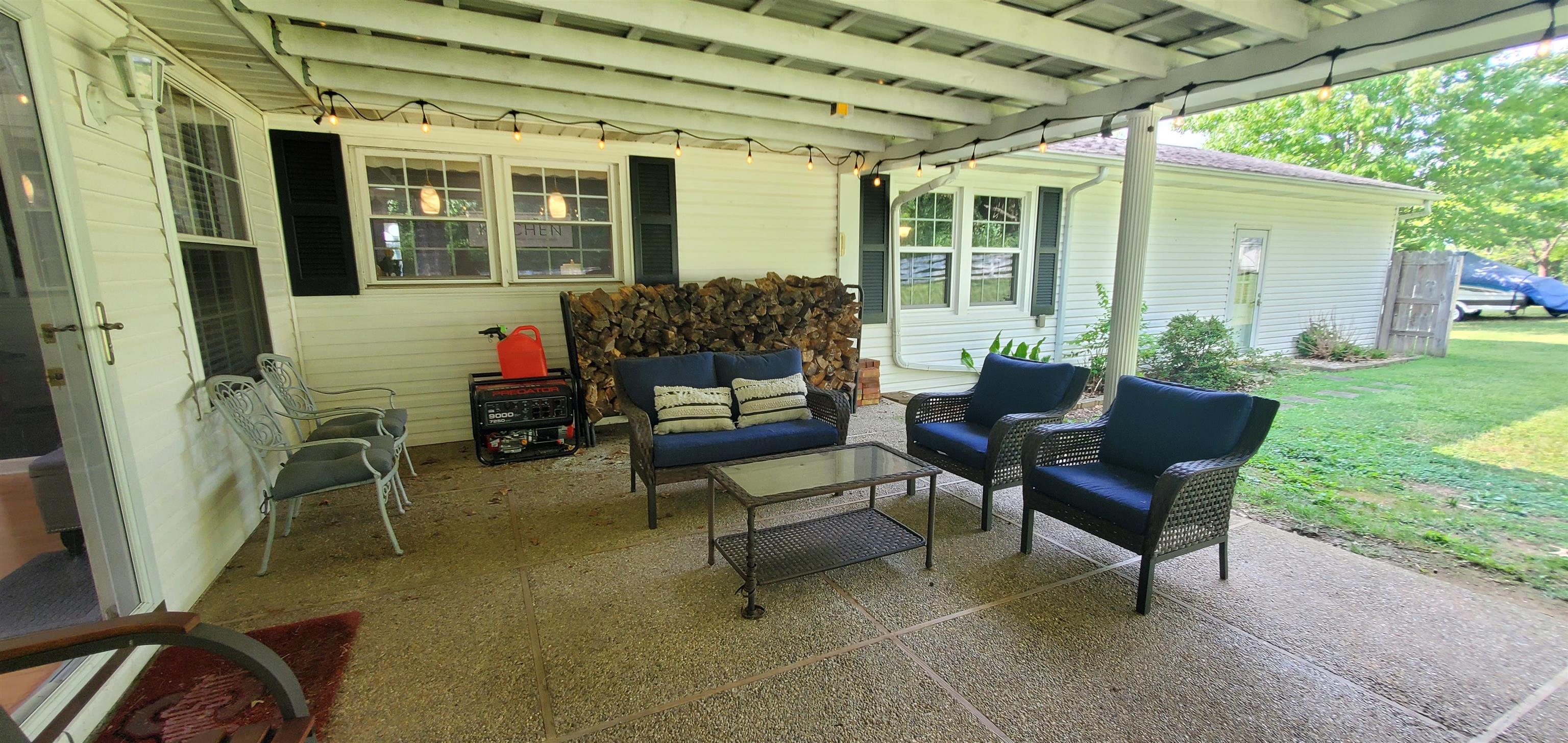 1003 Regis Street