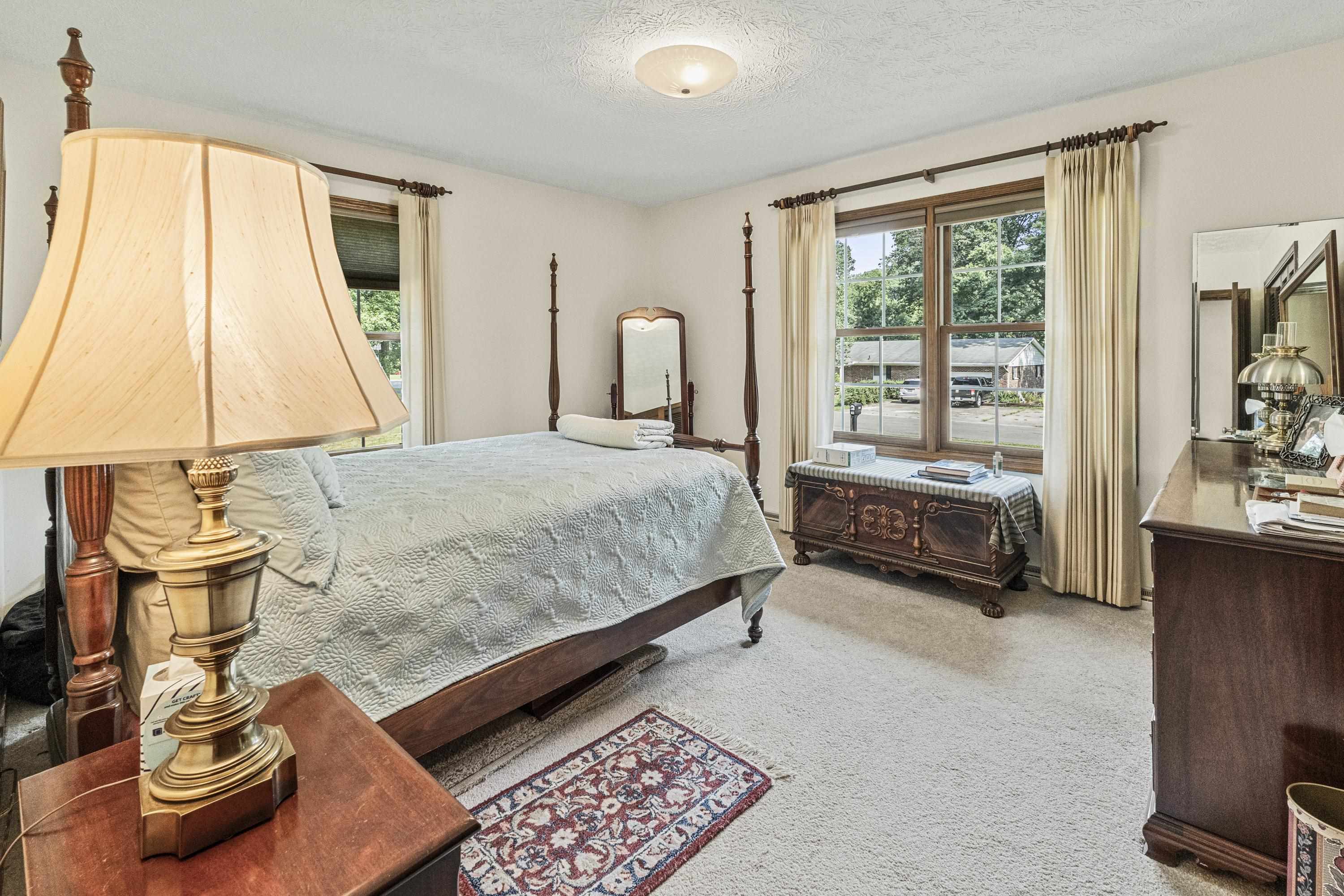 803 W Forestdale Court