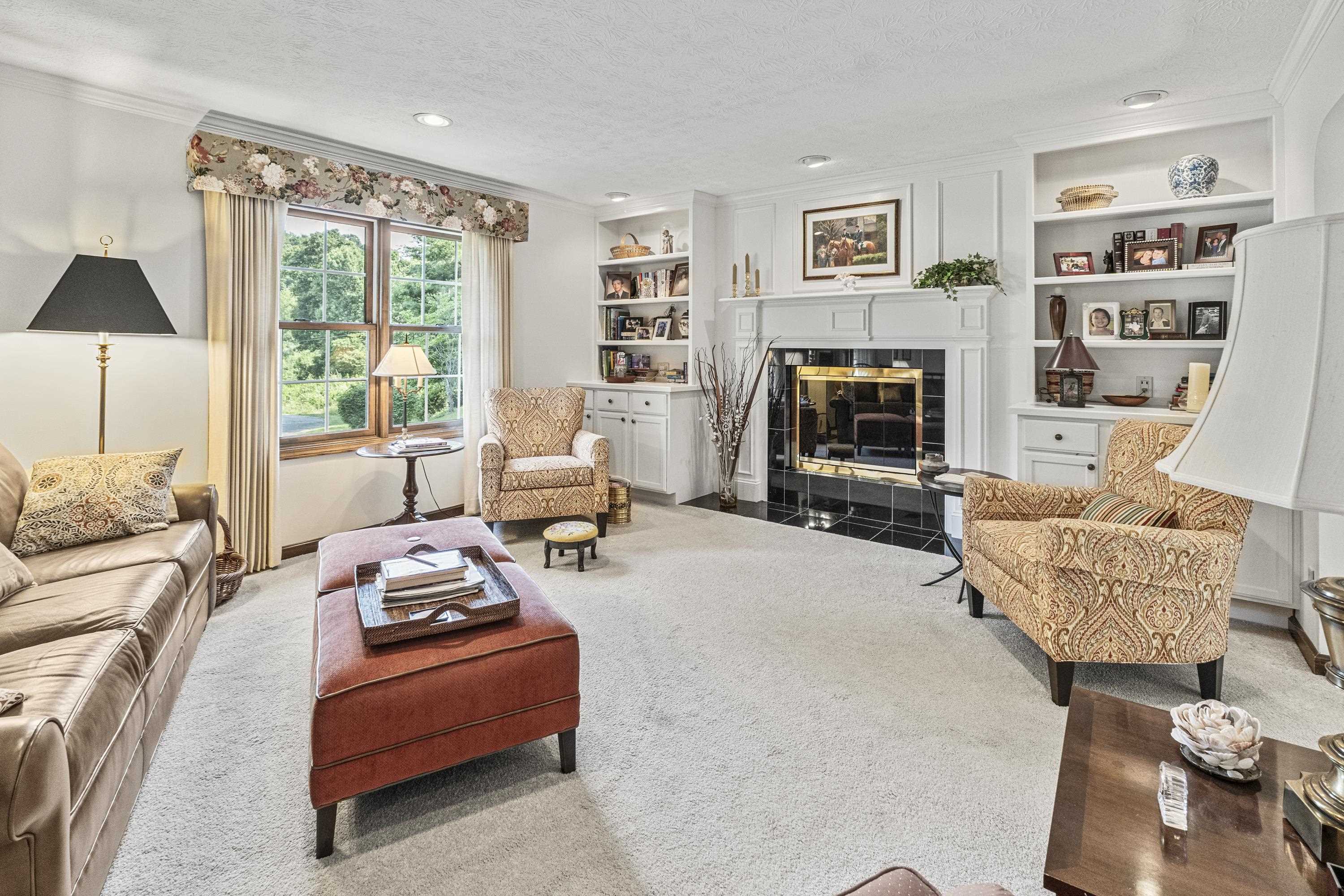 803 W Forestdale Court