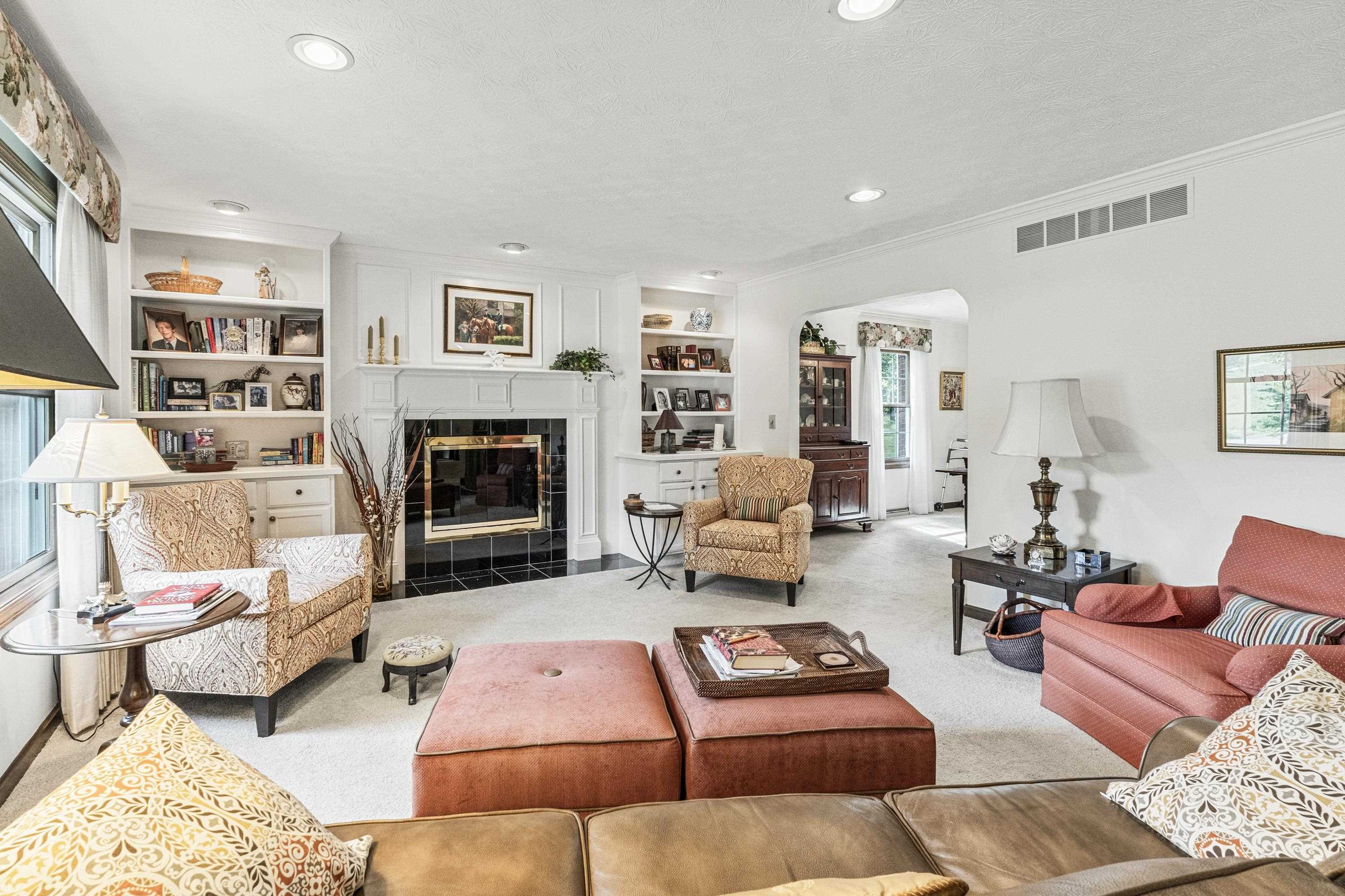 803 W Forestdale Court