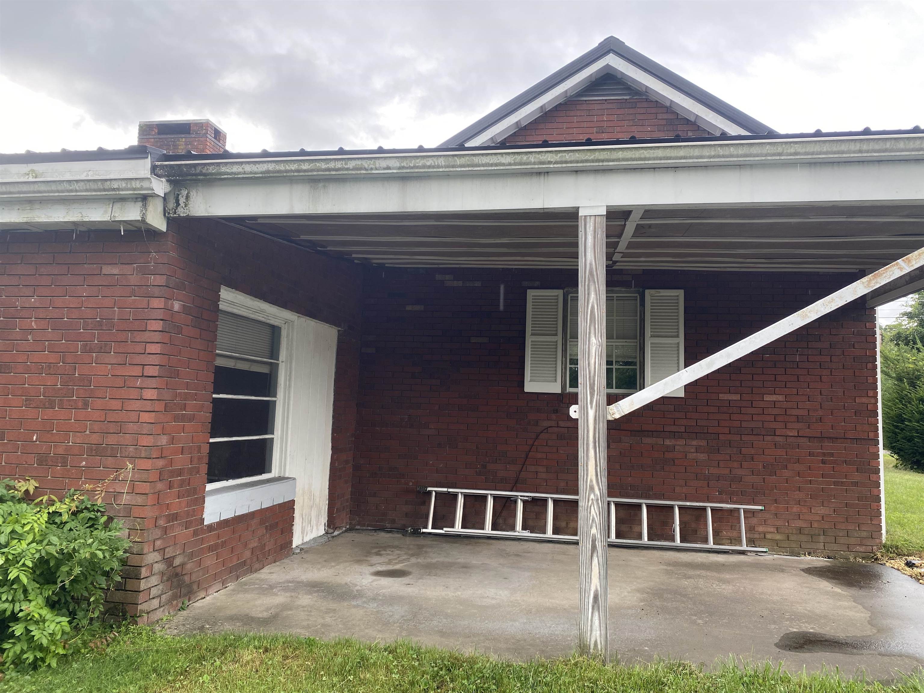 607 Riverside Boulevard