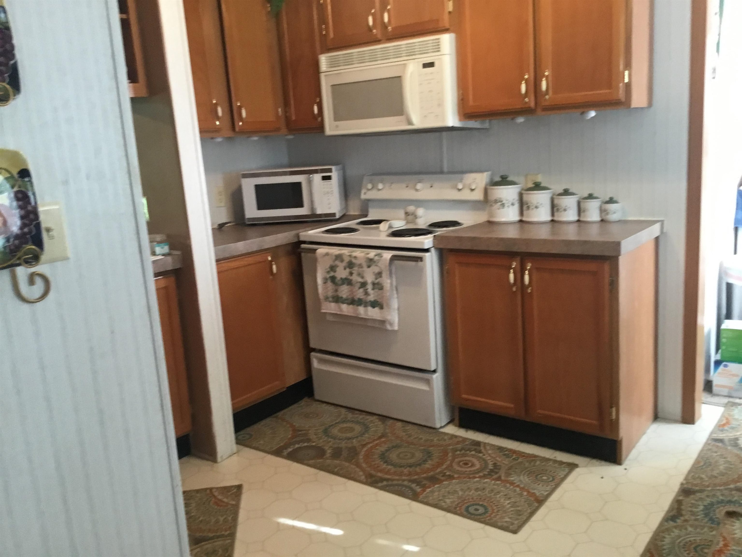 87 Plum Grove