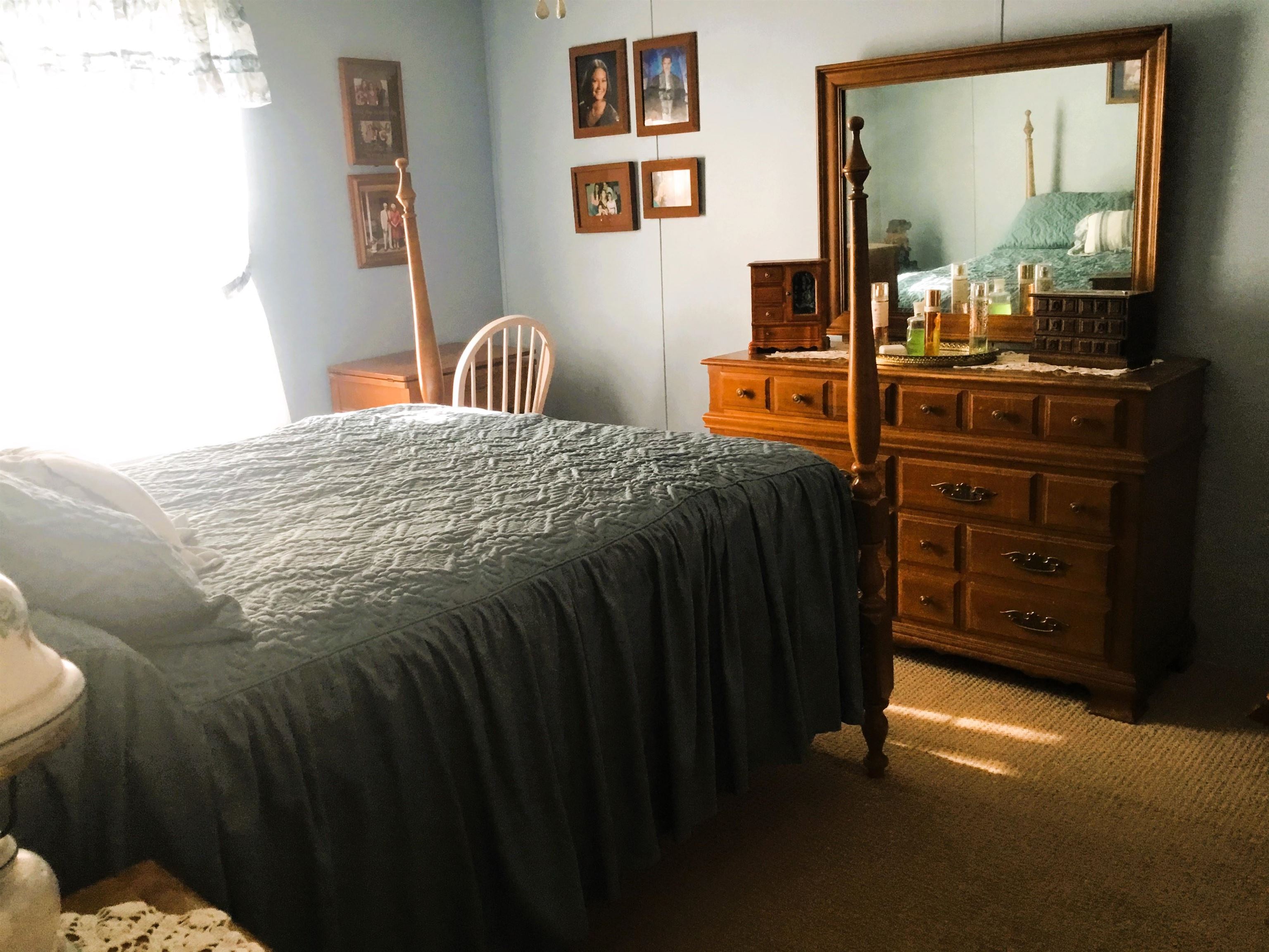 87 Plum Grove