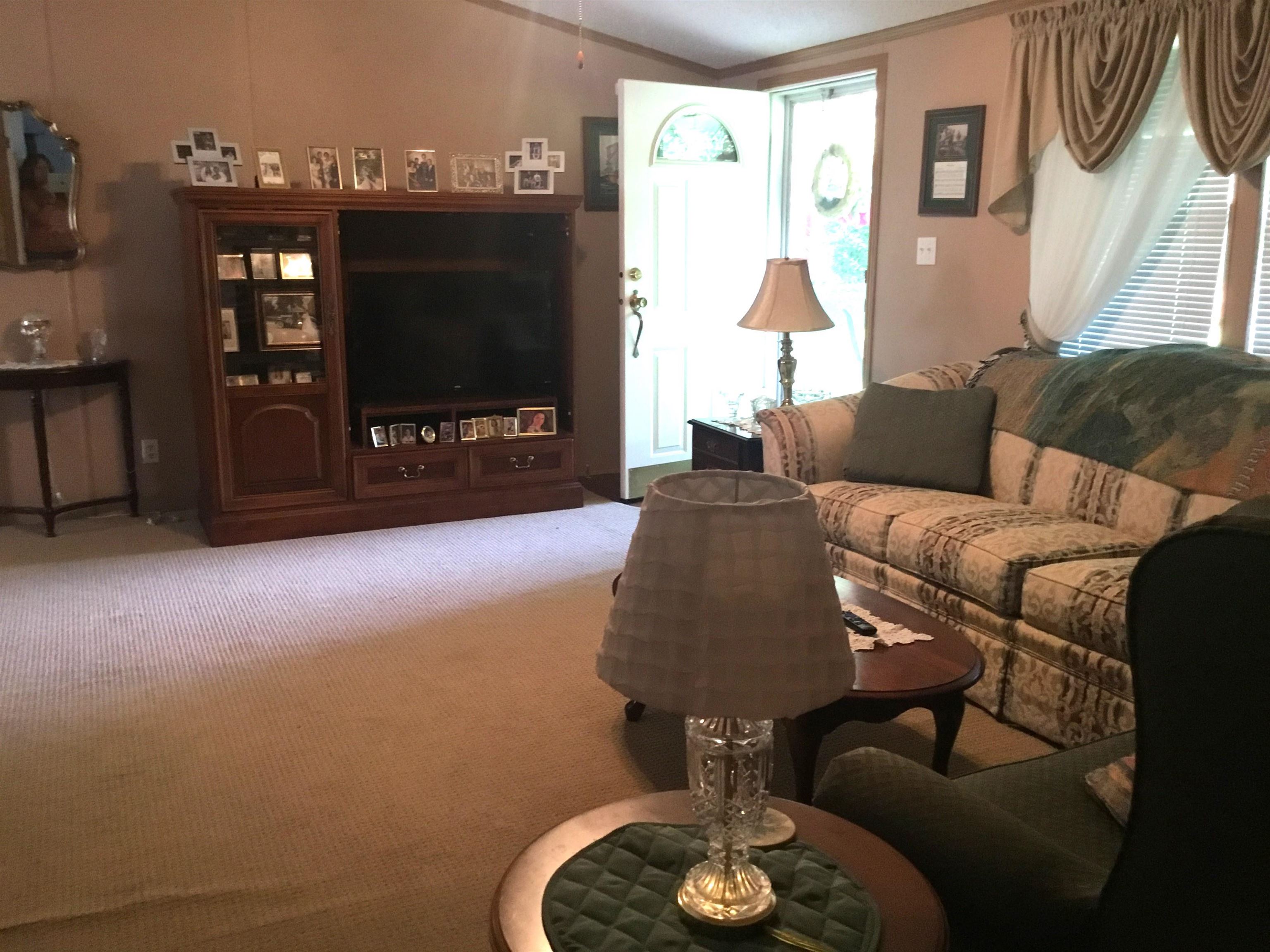 87 Plum Grove