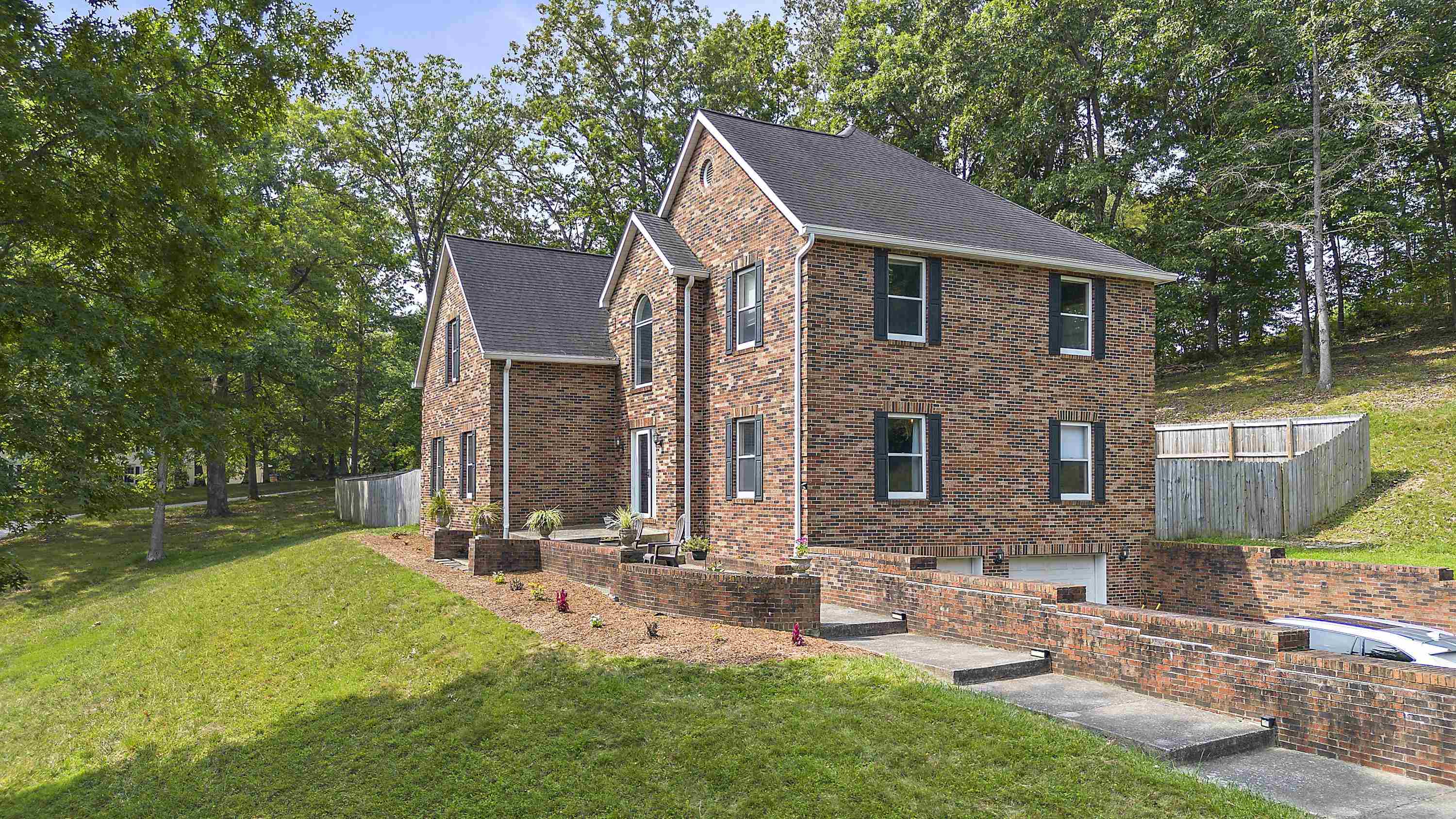 2542 Foxhunters Road