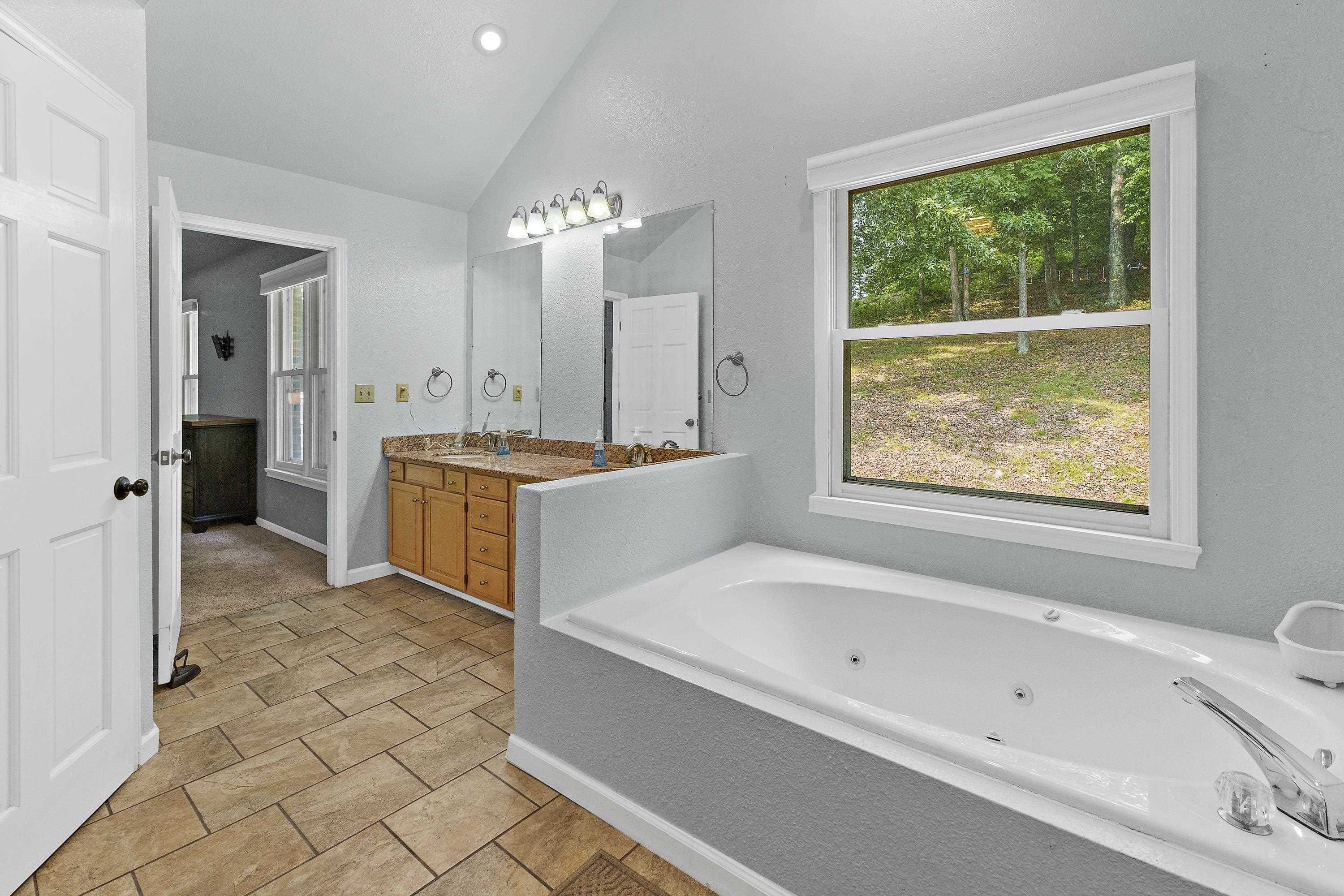 2542 Foxhunters Road