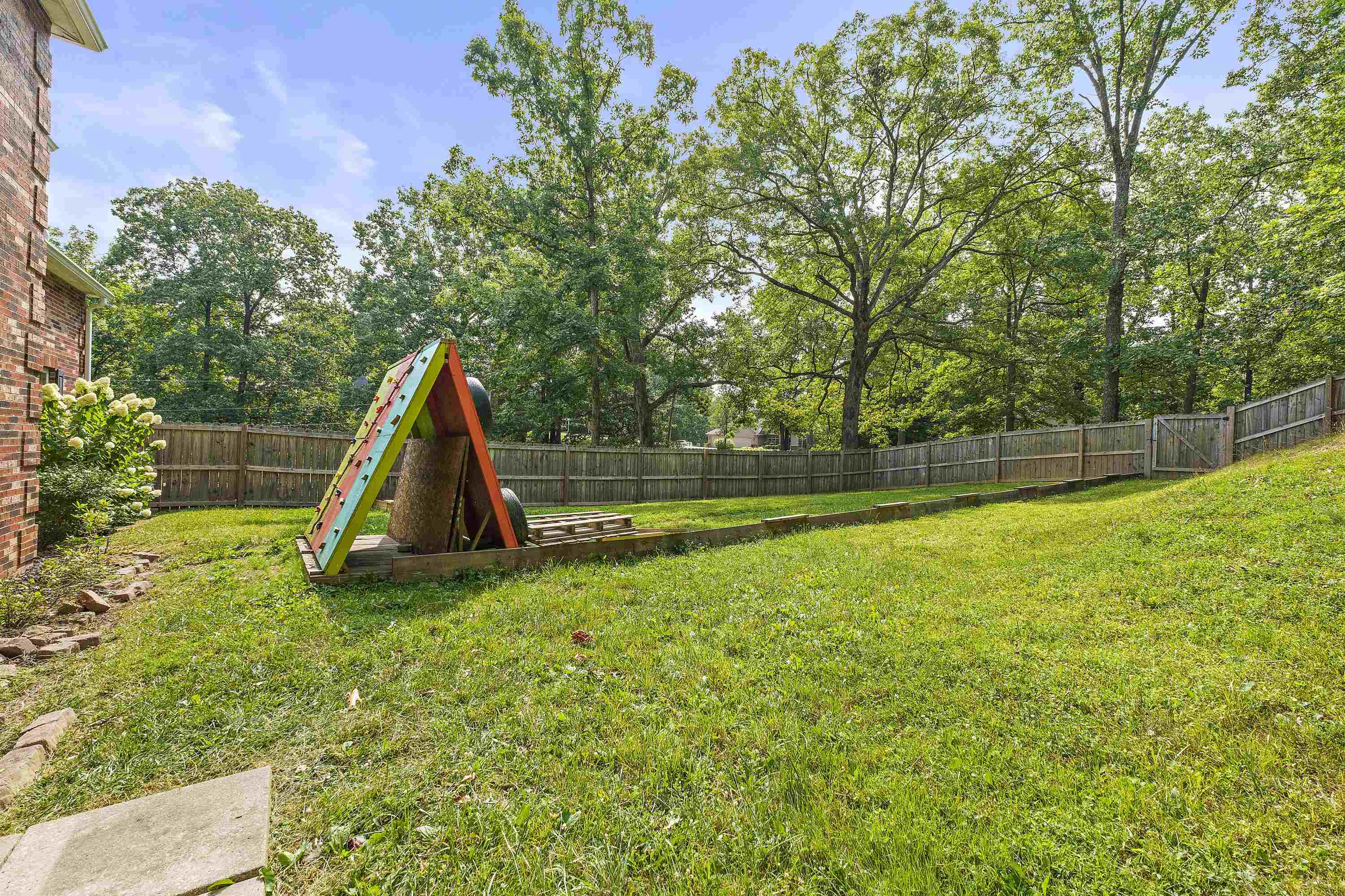 2542 Foxhunters Road
