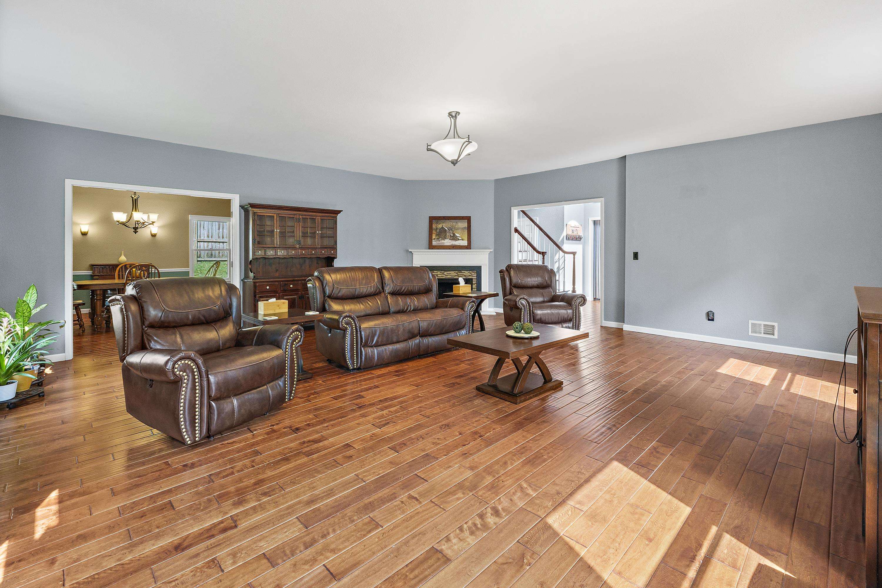 2542 Foxhunters Road