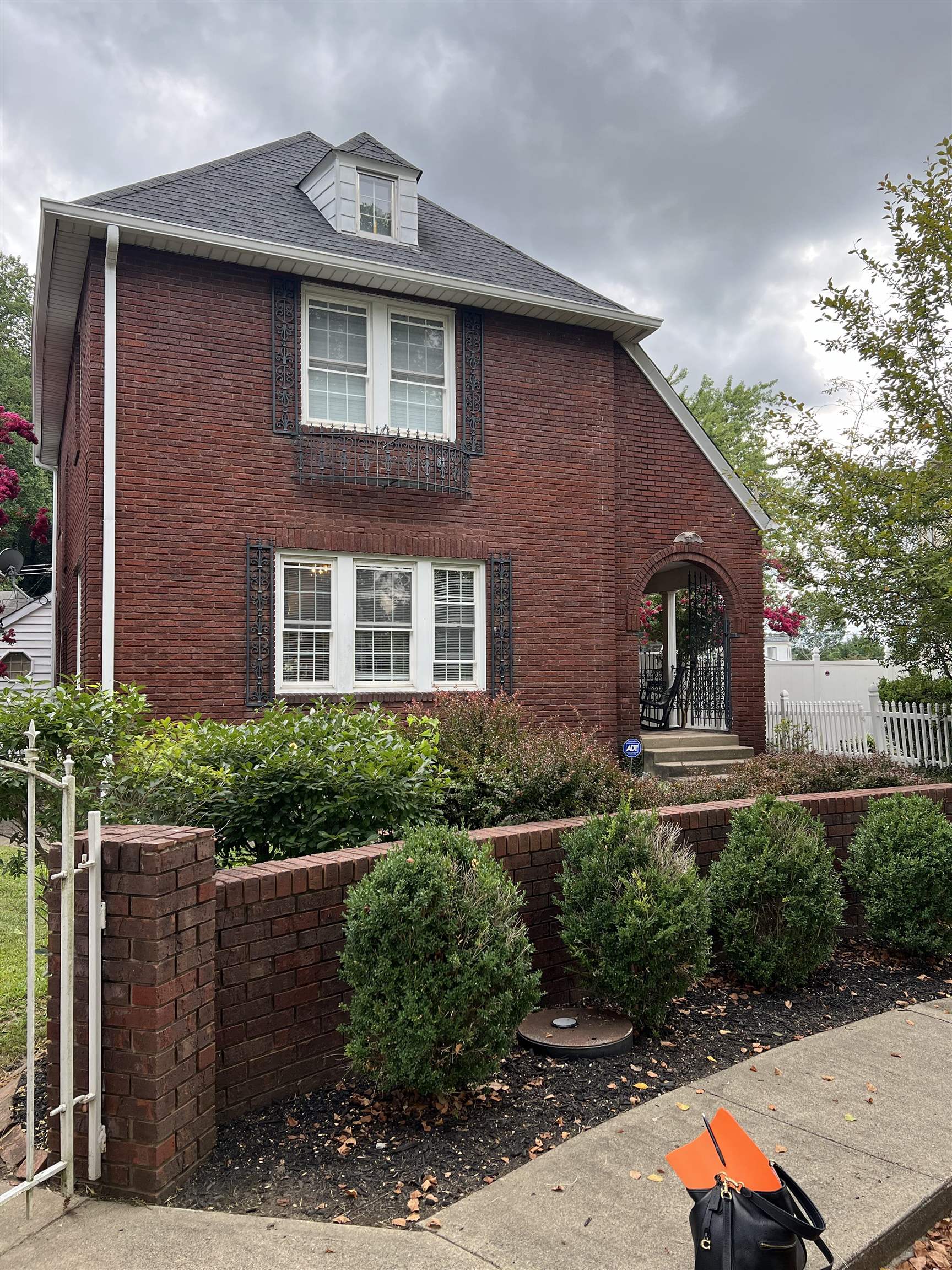 823 Windsor Court