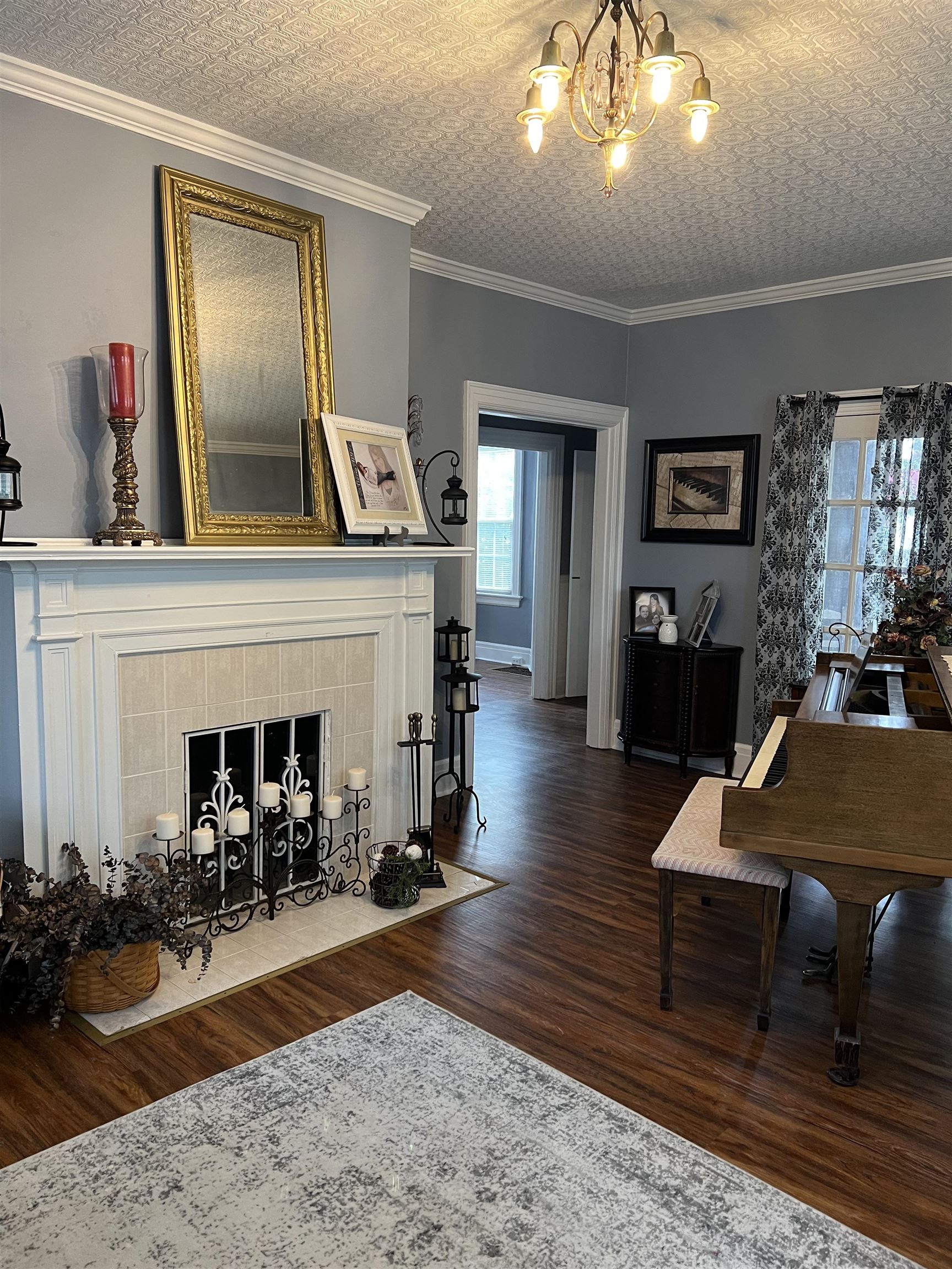 823 Windsor Court