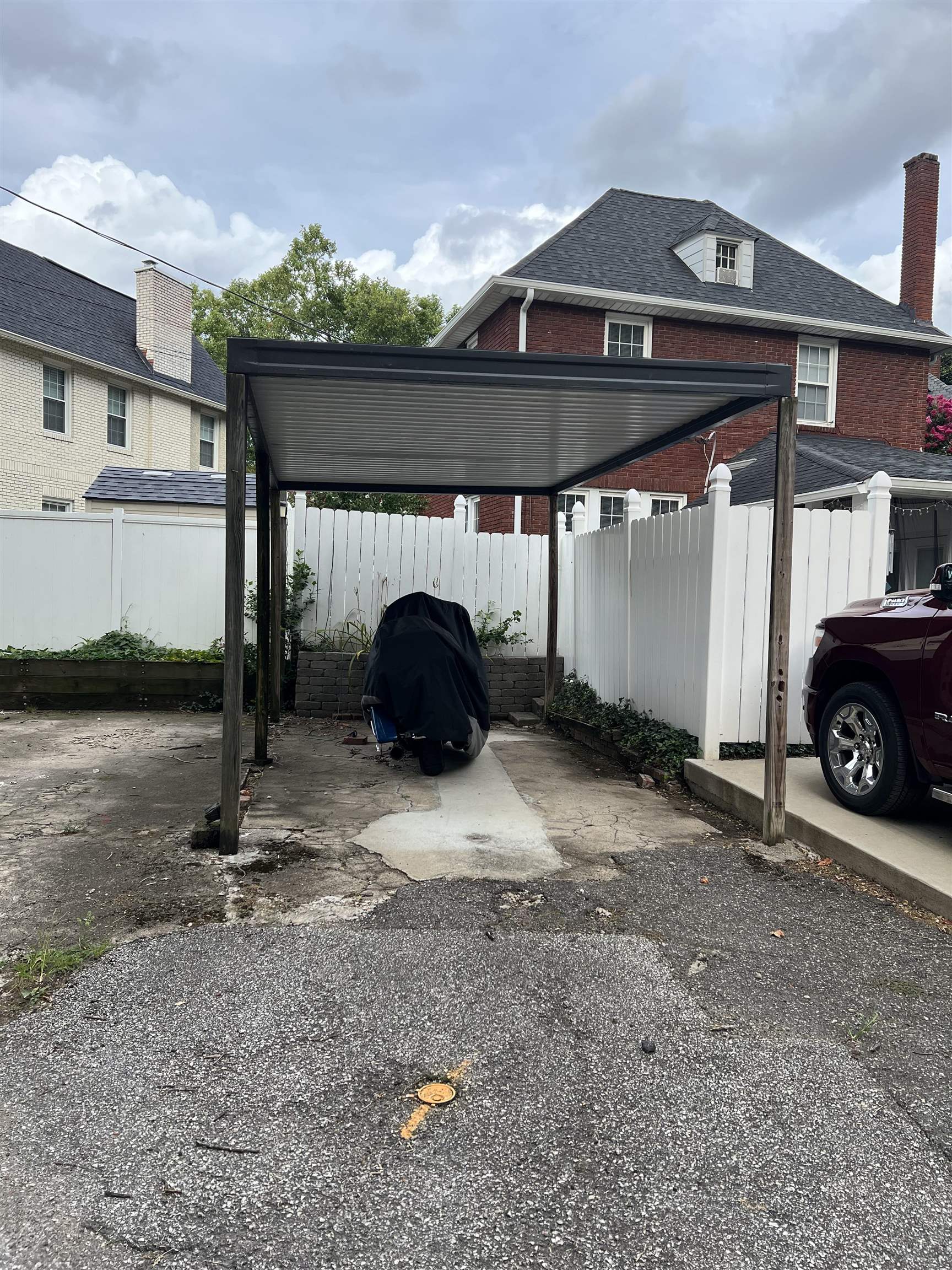 823 Windsor Court