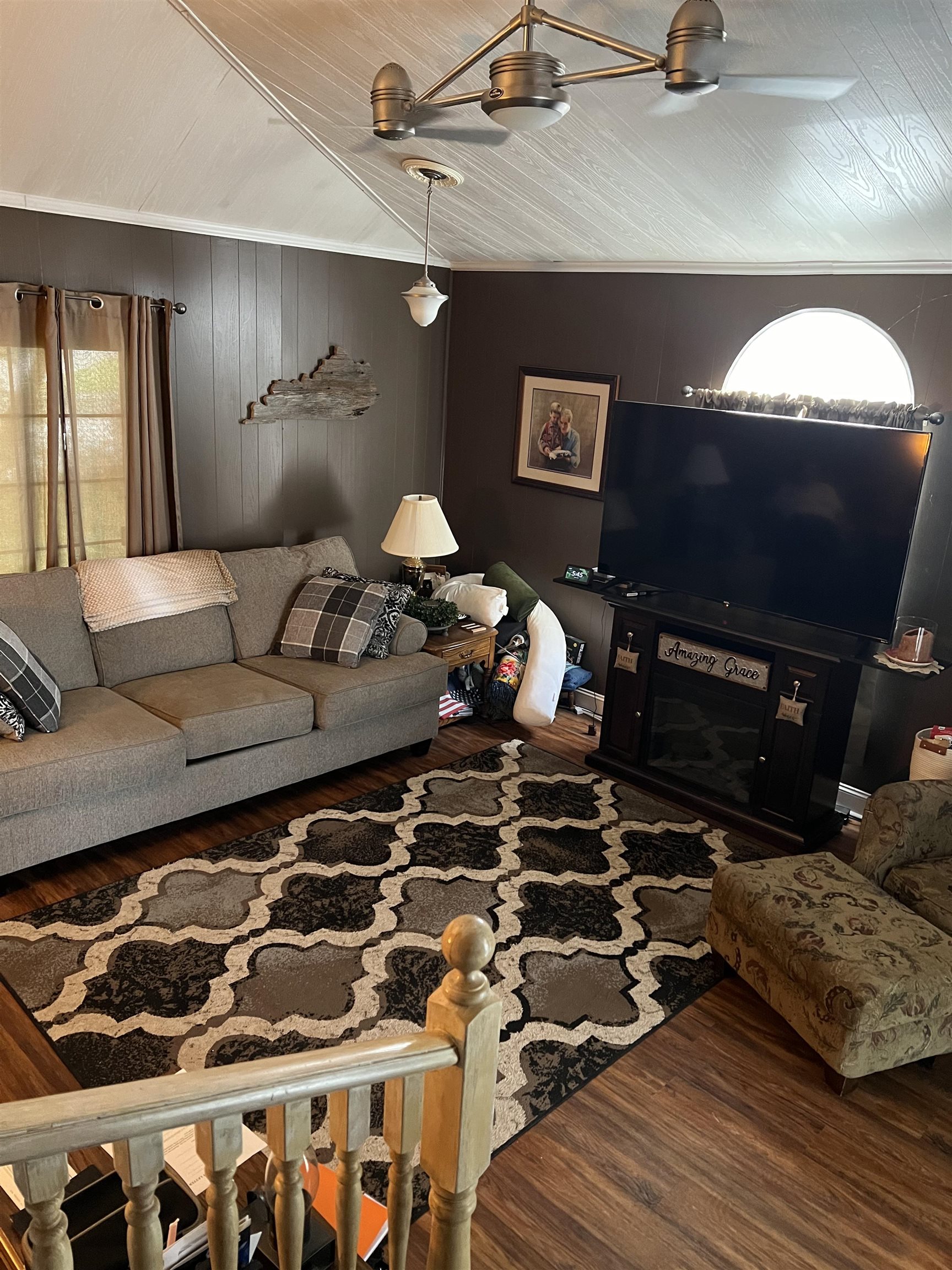 823 Windsor Court