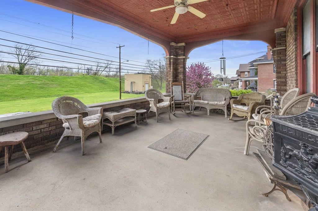 3138 Oakland Avenue