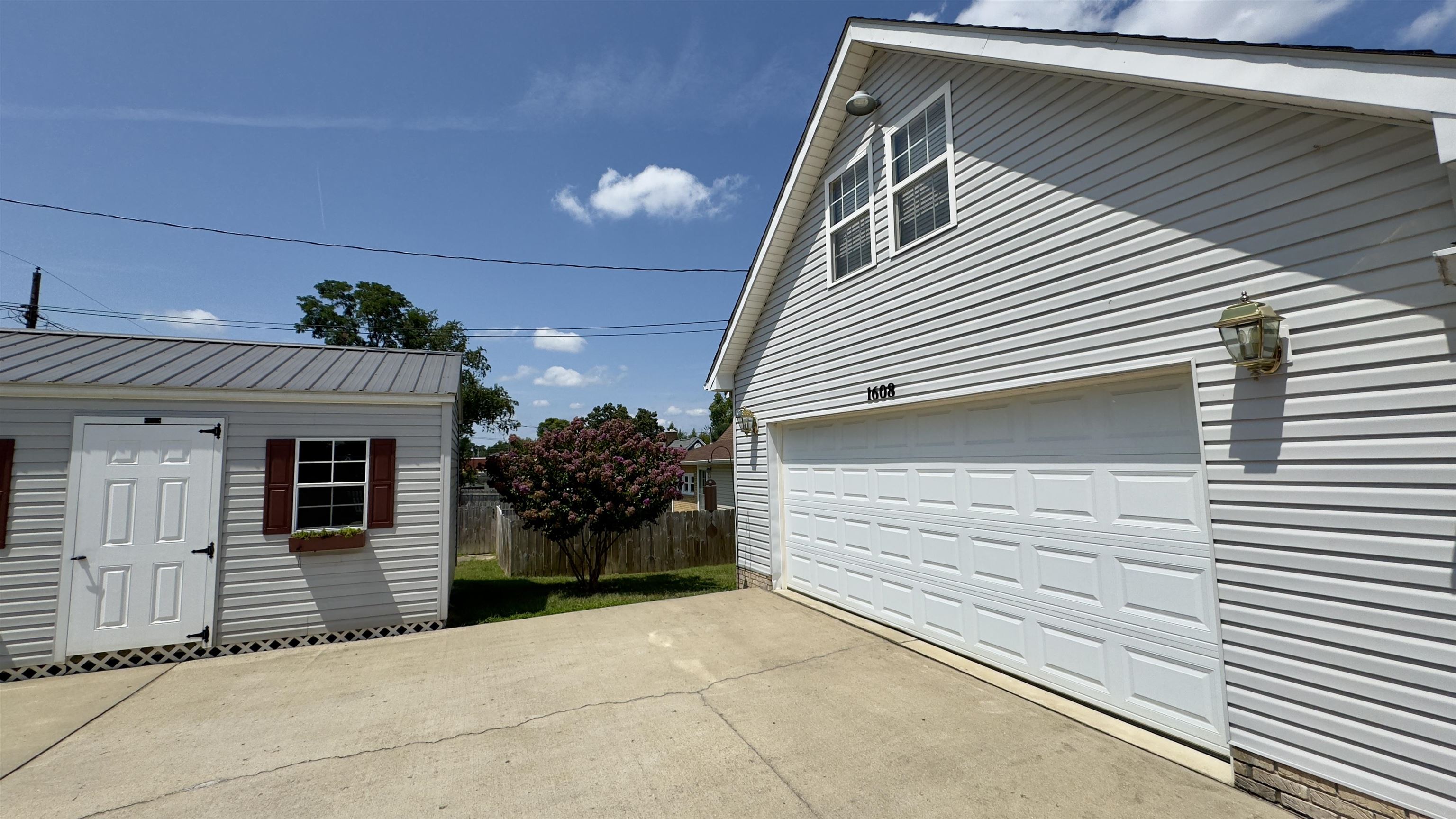 1608 Maryland Parkway