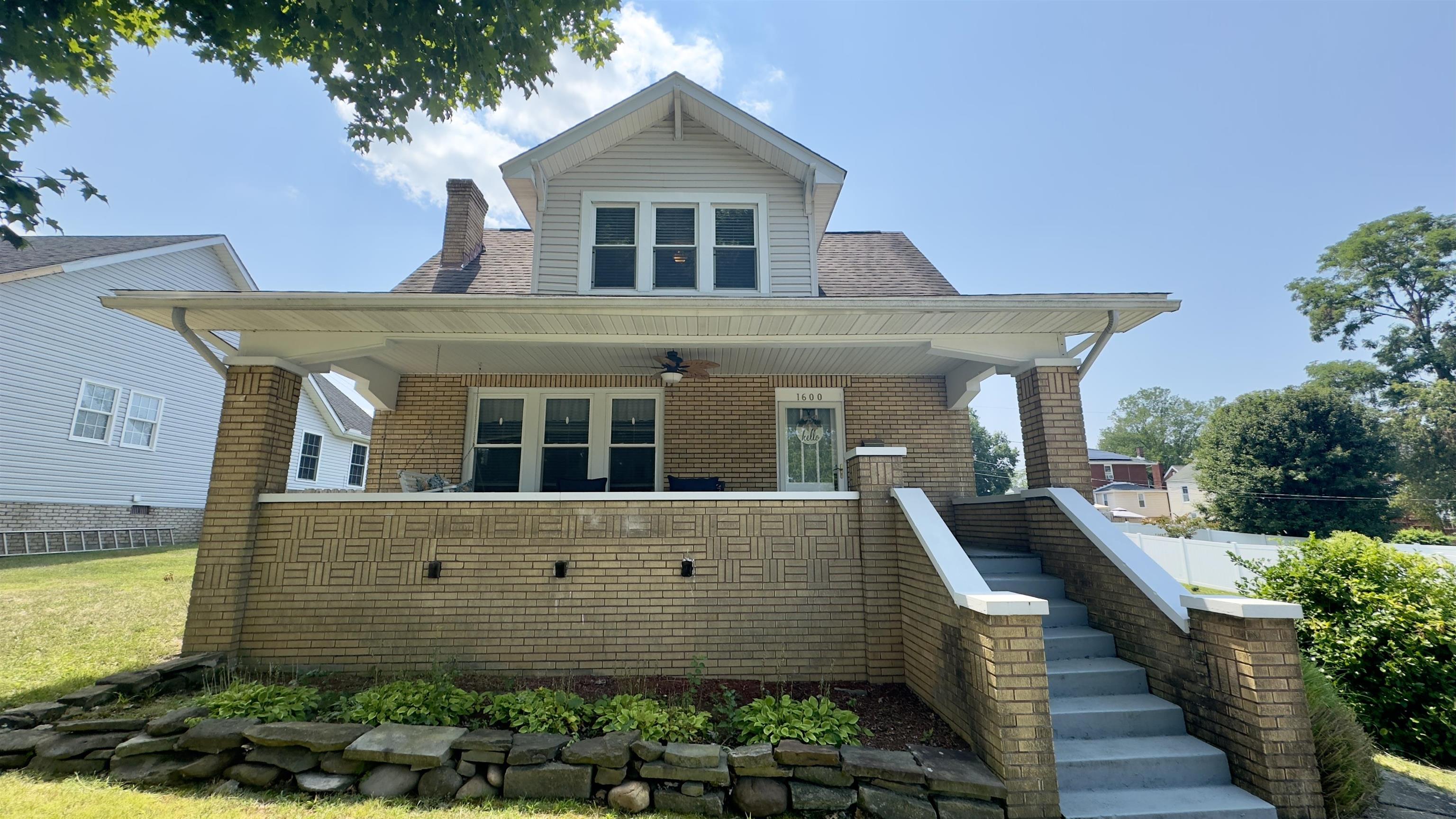 1600 Maryland Parkway