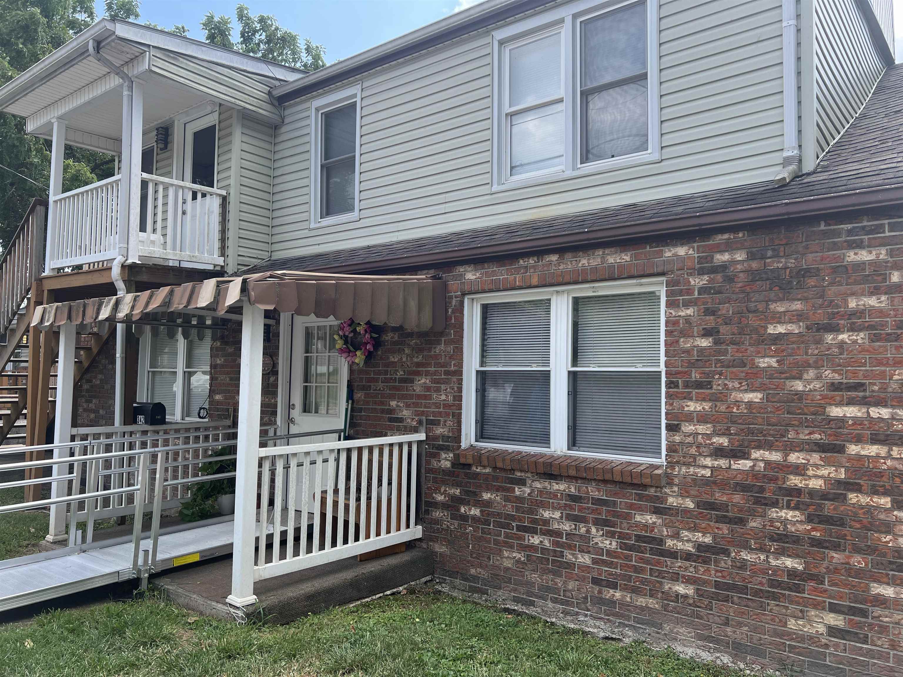 340,342,344,346 Blackburn Avenue