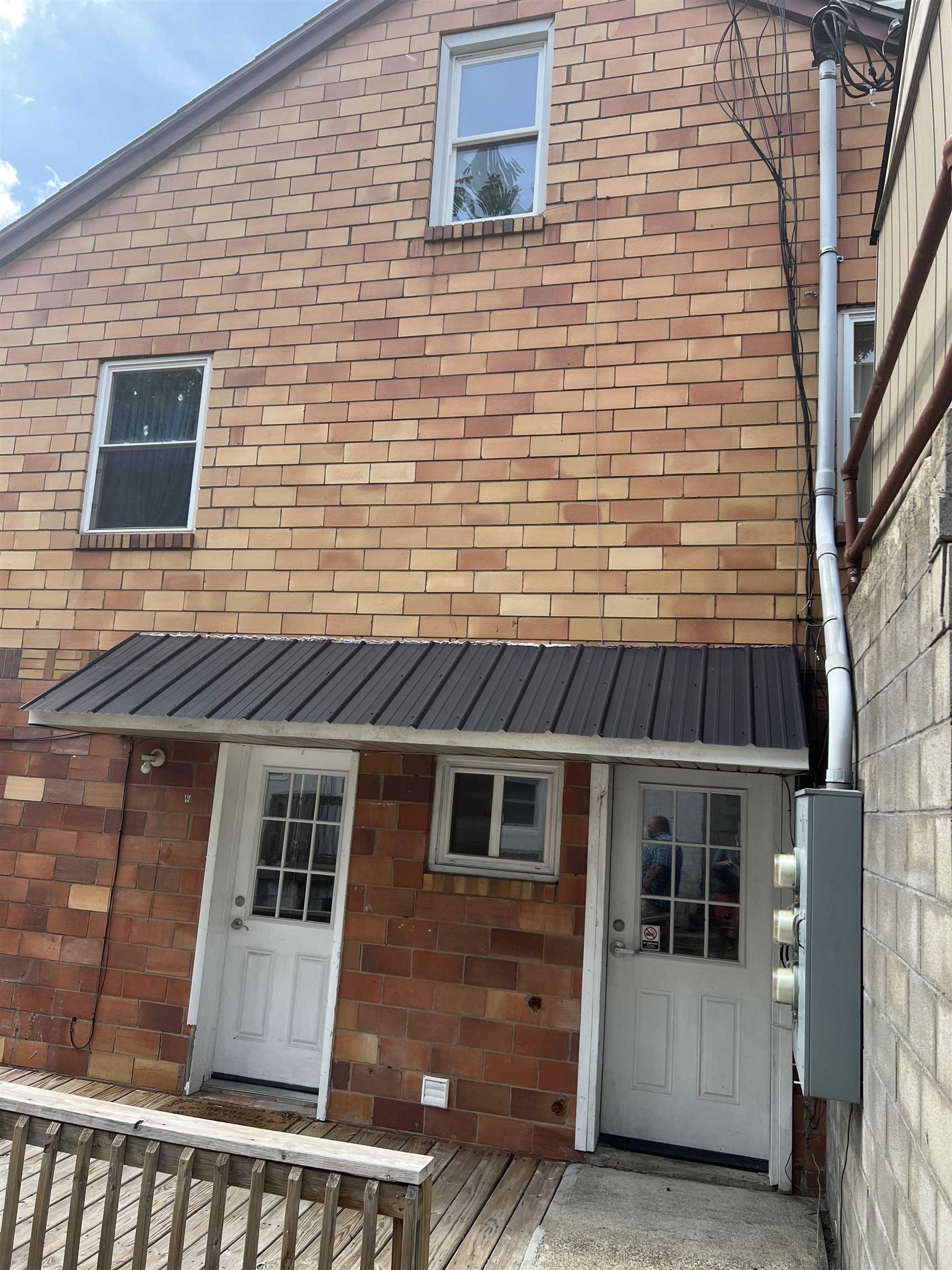 340,342,344,346 Blackburn Avenue