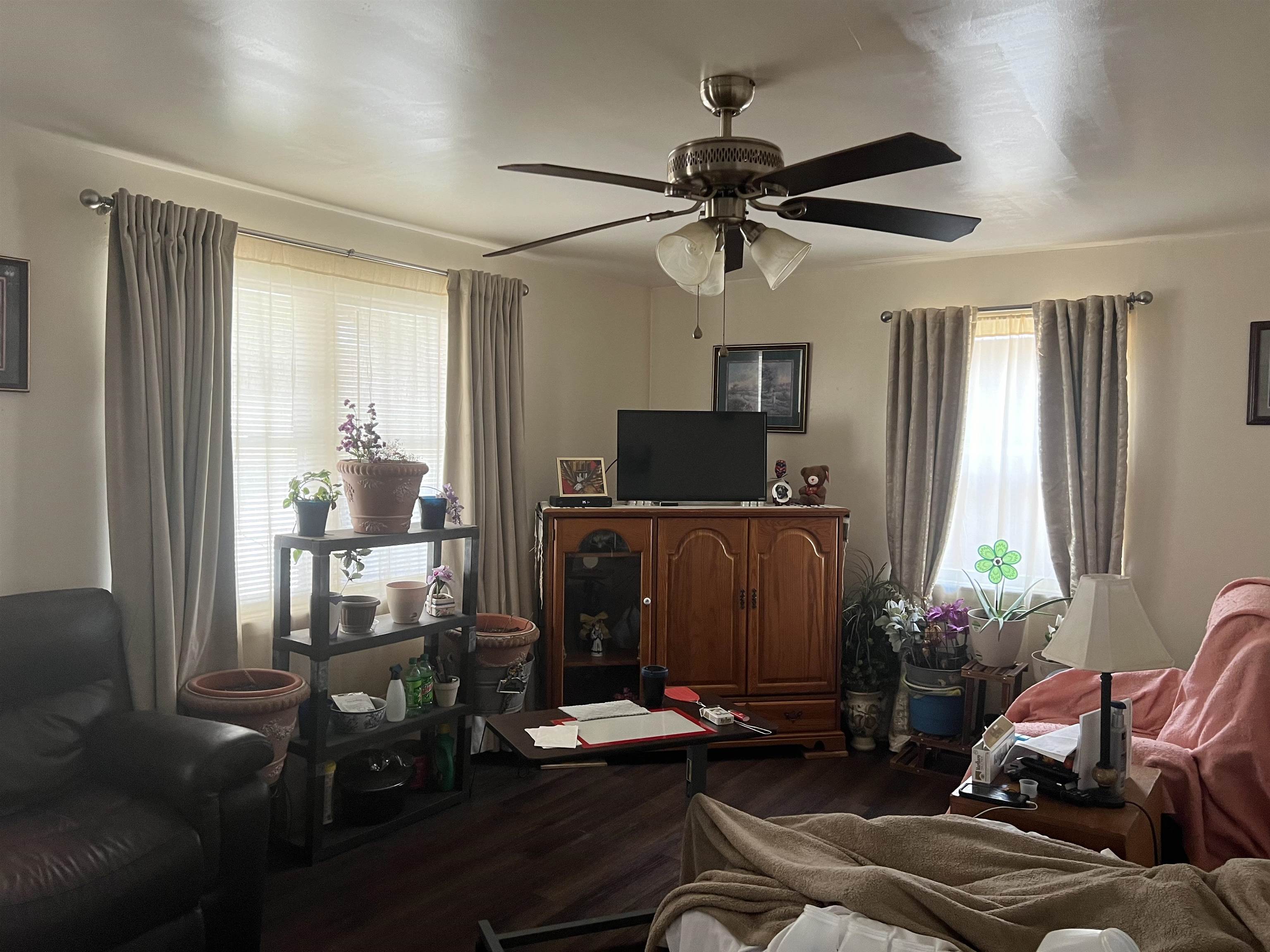 340,342,344,346 Blackburn Avenue