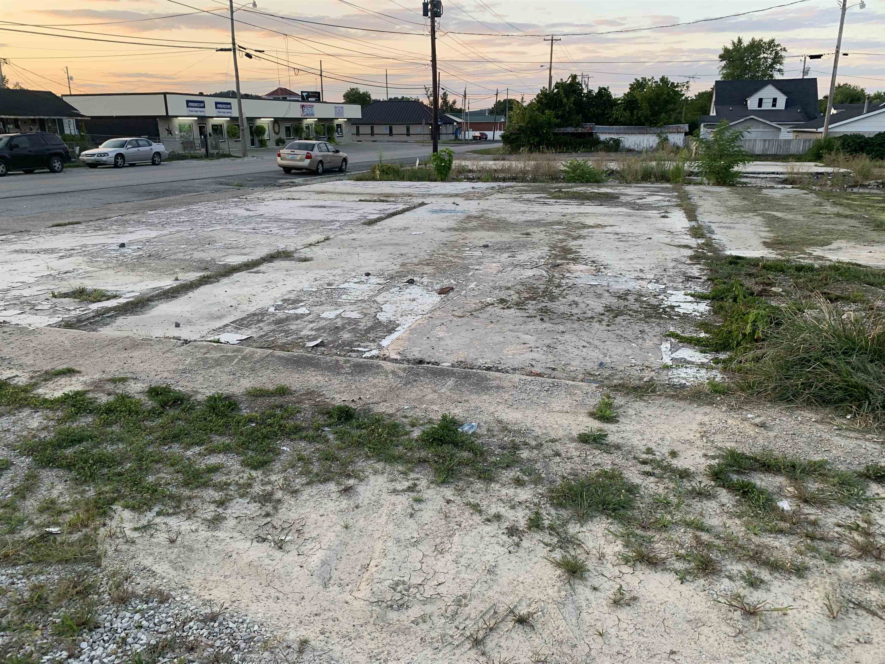 201 Robert & Mary Avenue
