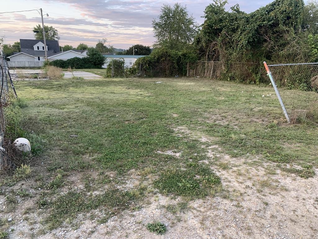 201 Robert & Mary Avenue