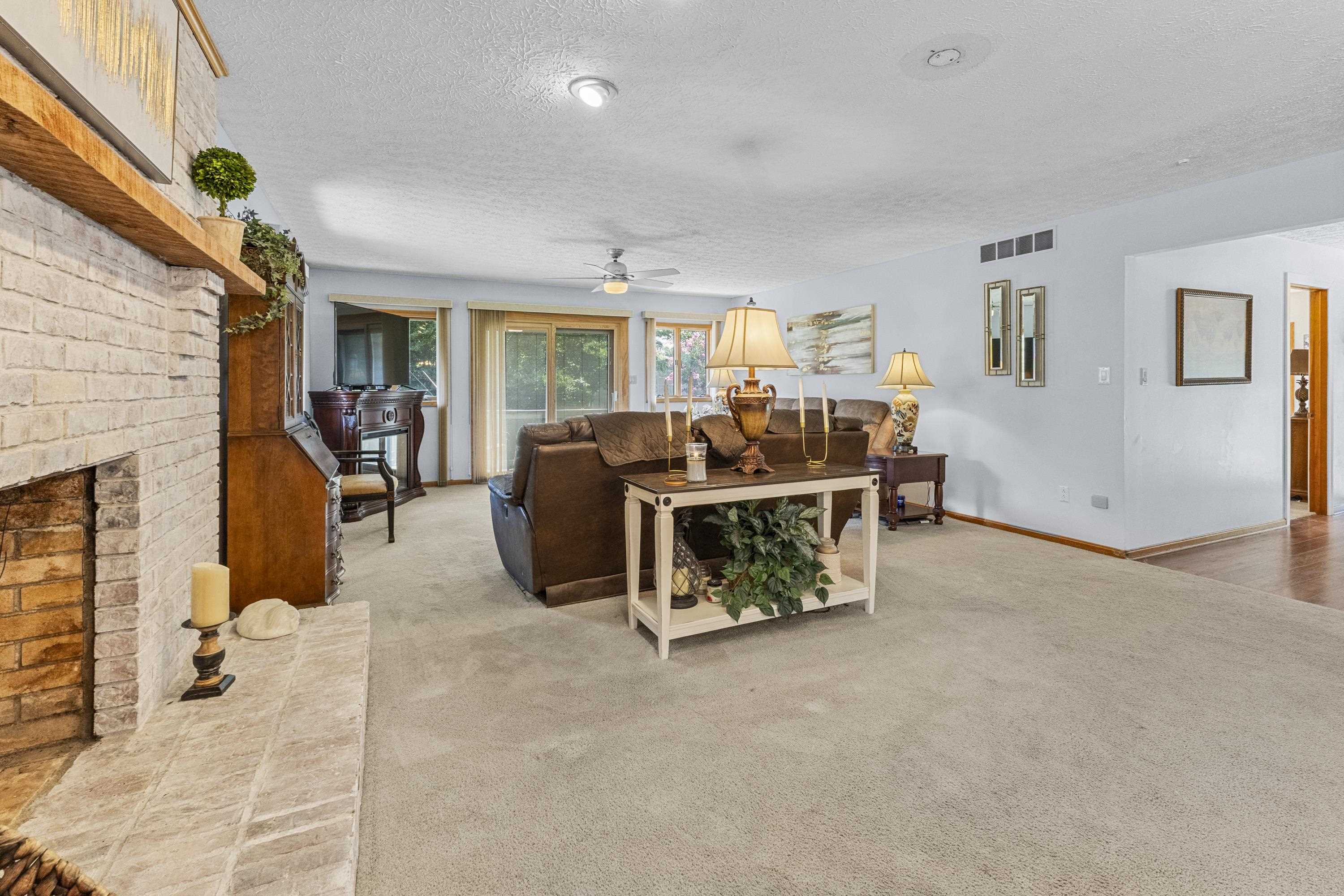 1000 Grandview Drive
