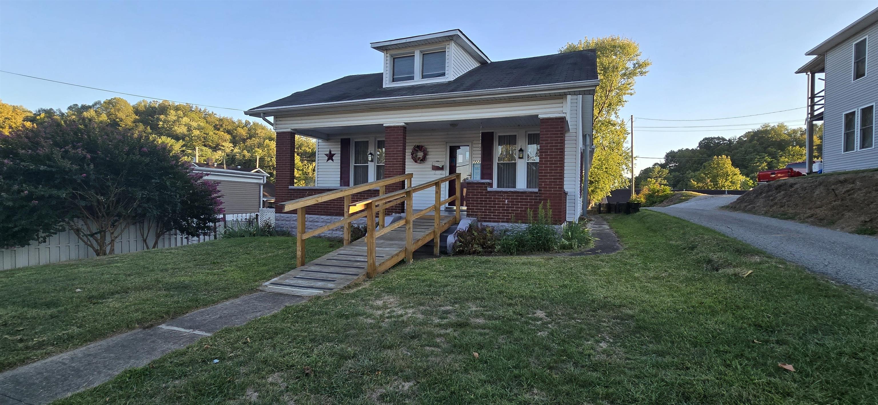 722 Greenup Avenue