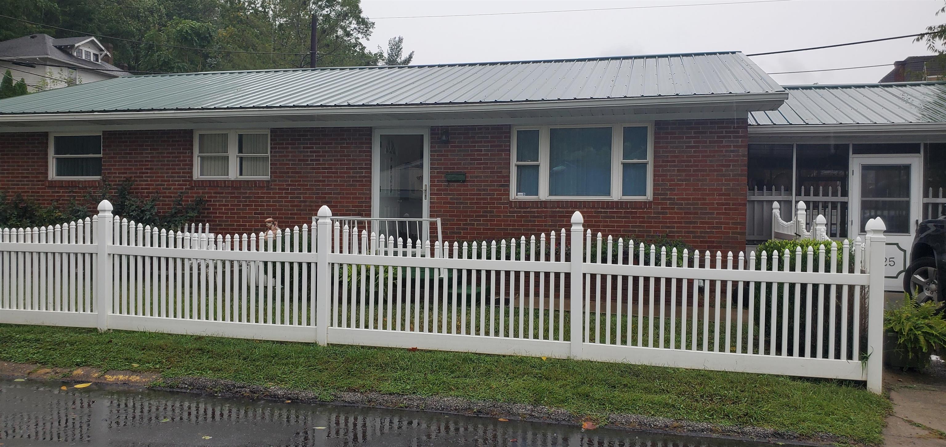 825 Alexander Place
