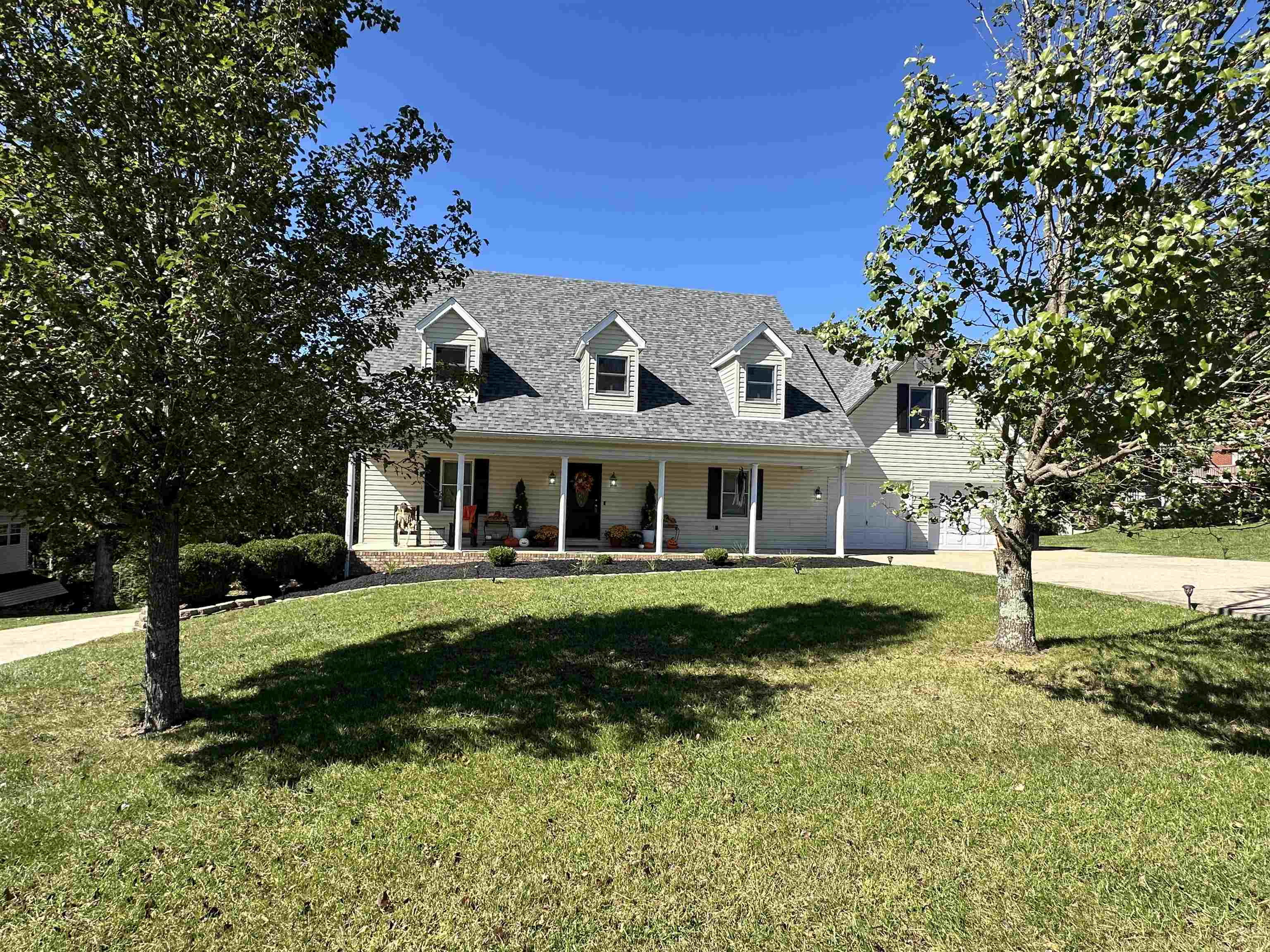 16037 Lone Oak Drive