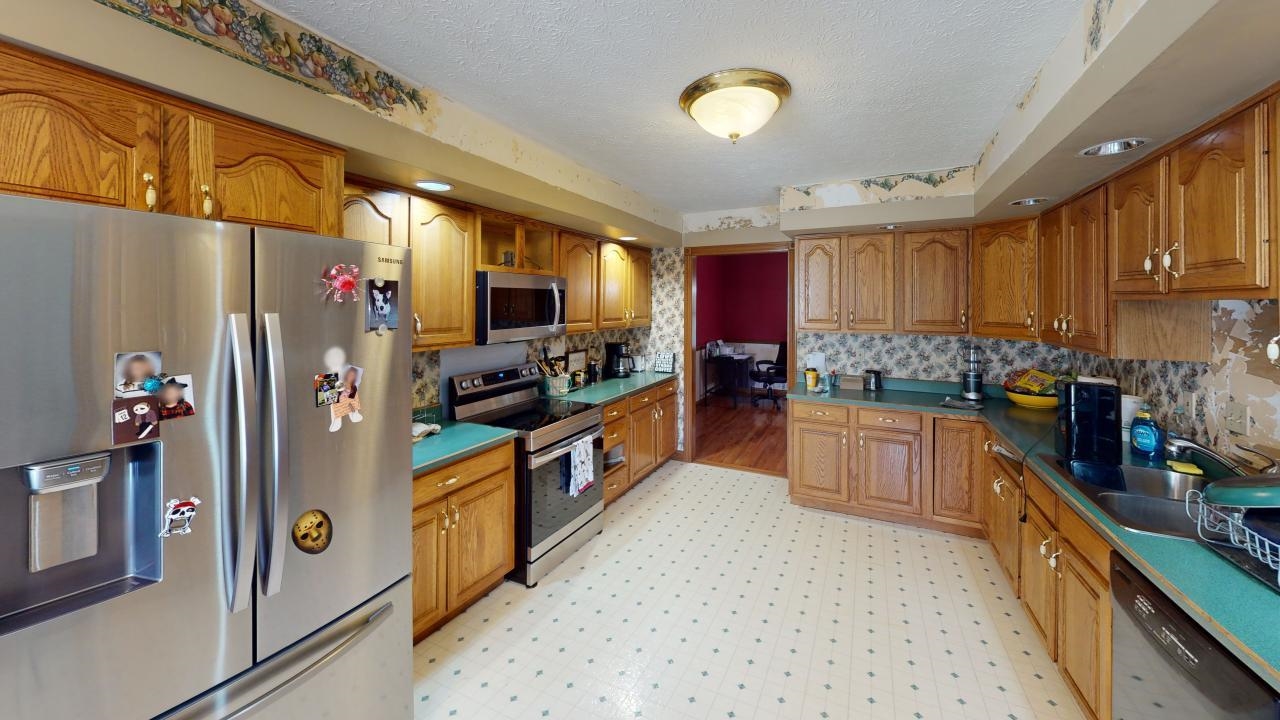 16037 Lone Oak Drive