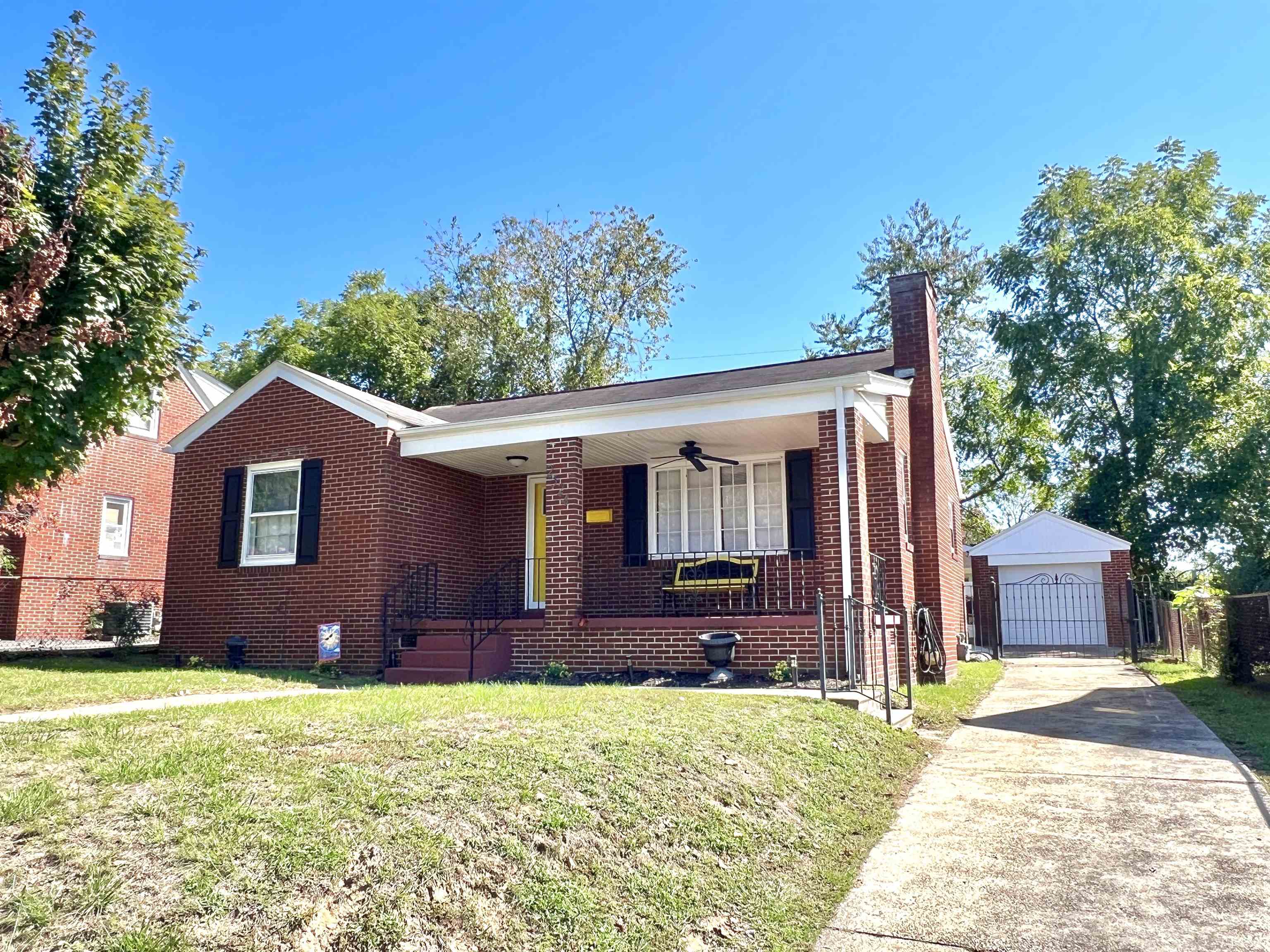 2524 W Euclid Avenue