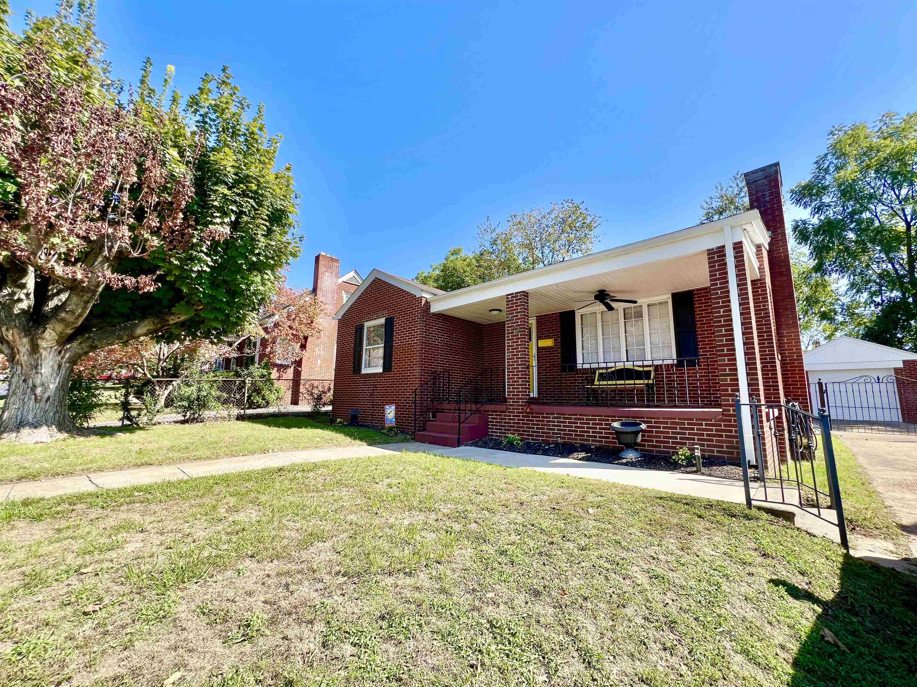 2524 W Euclid Avenue