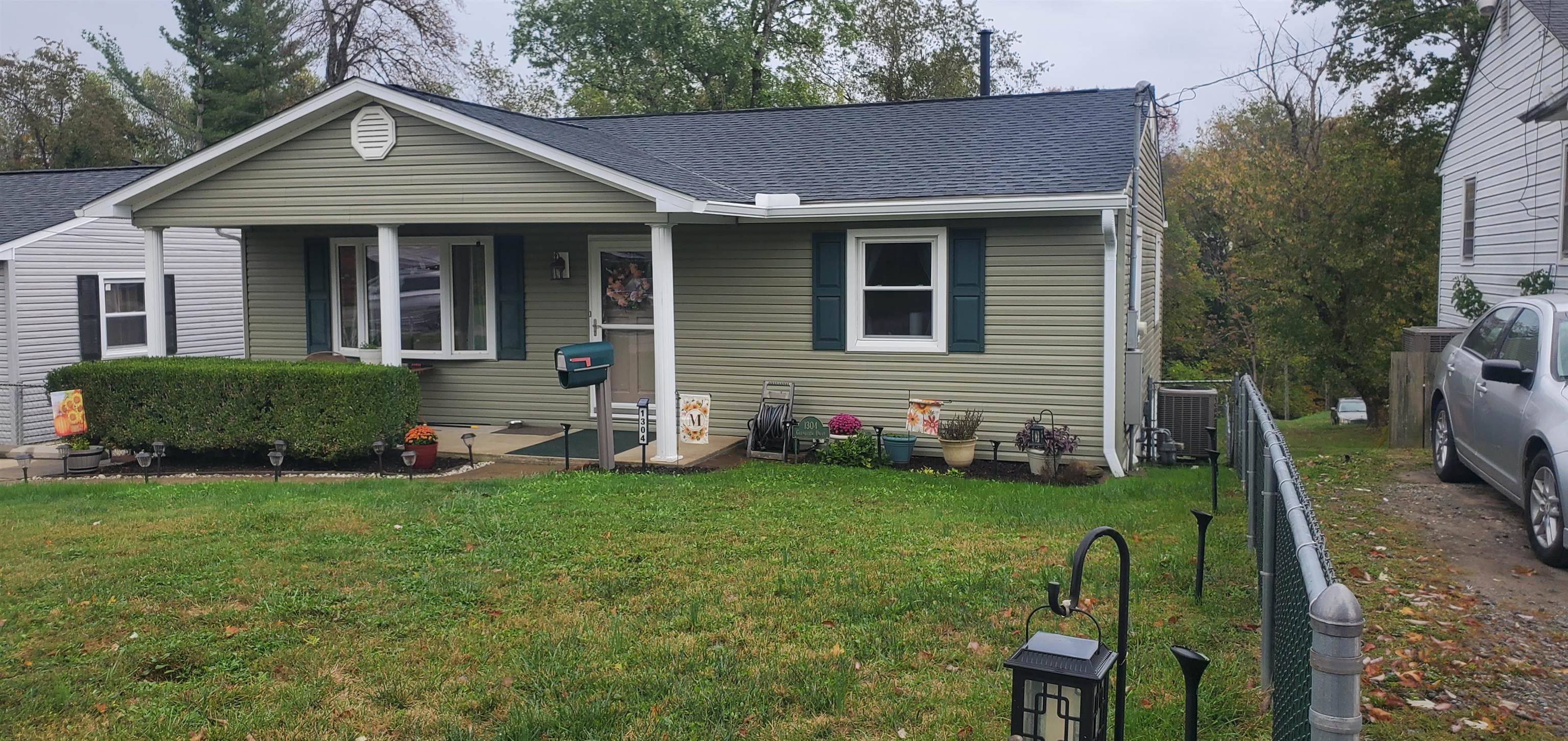 1304 Grandview Drive