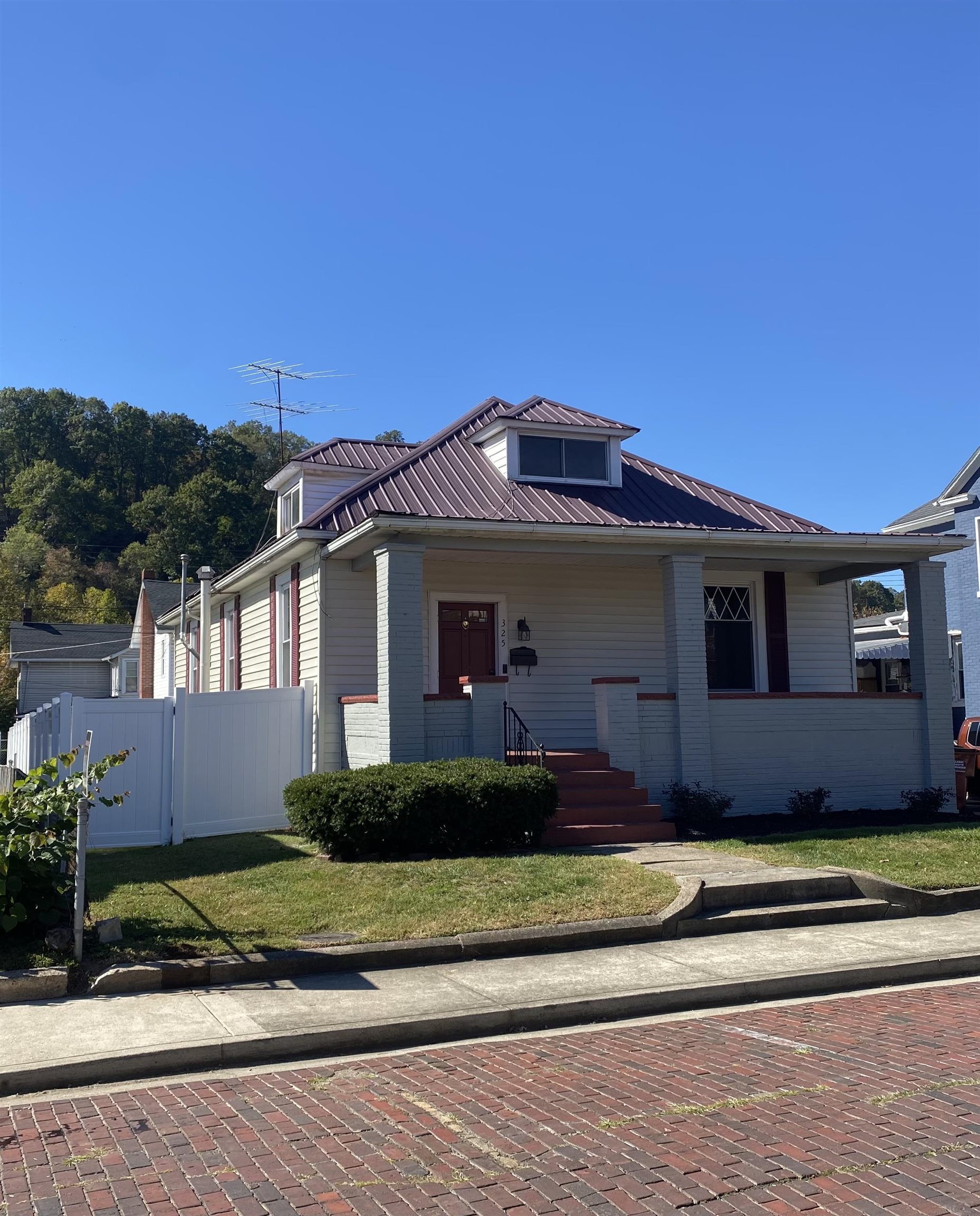 325 Etna Street