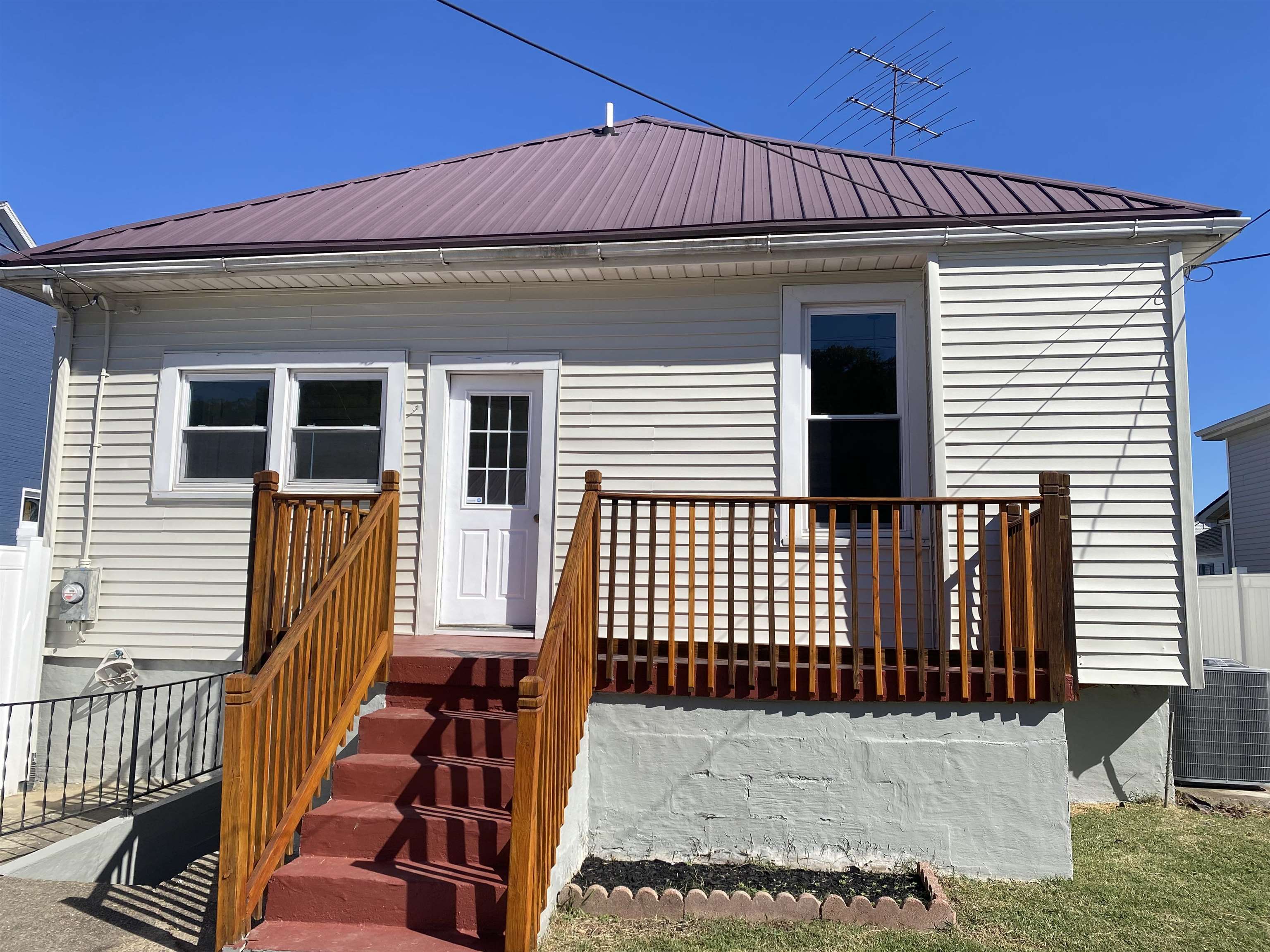 325 Etna Street