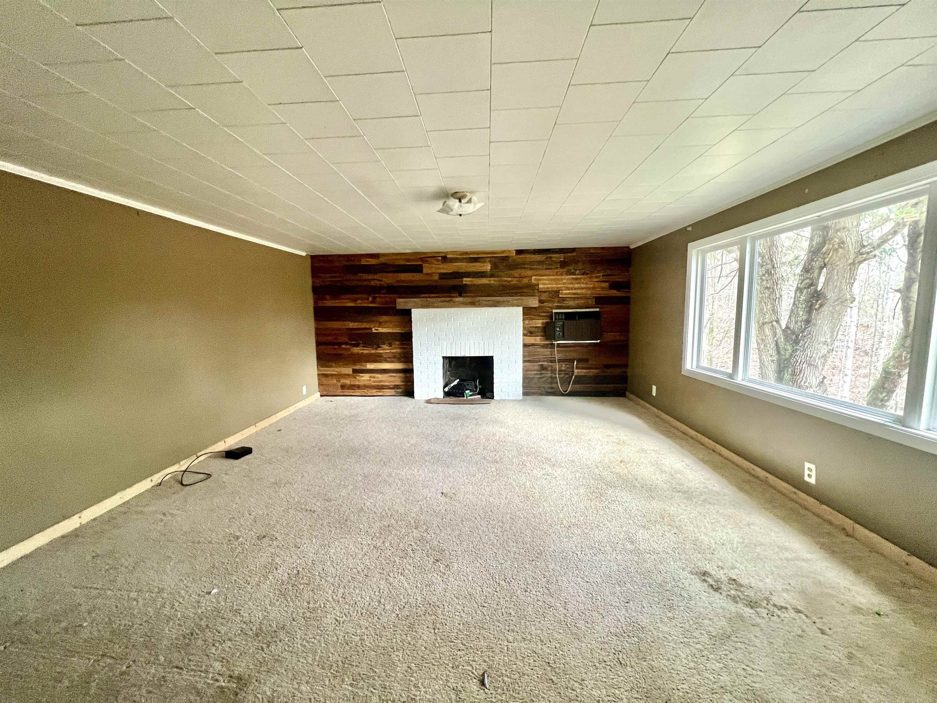 670 Stuart Lane