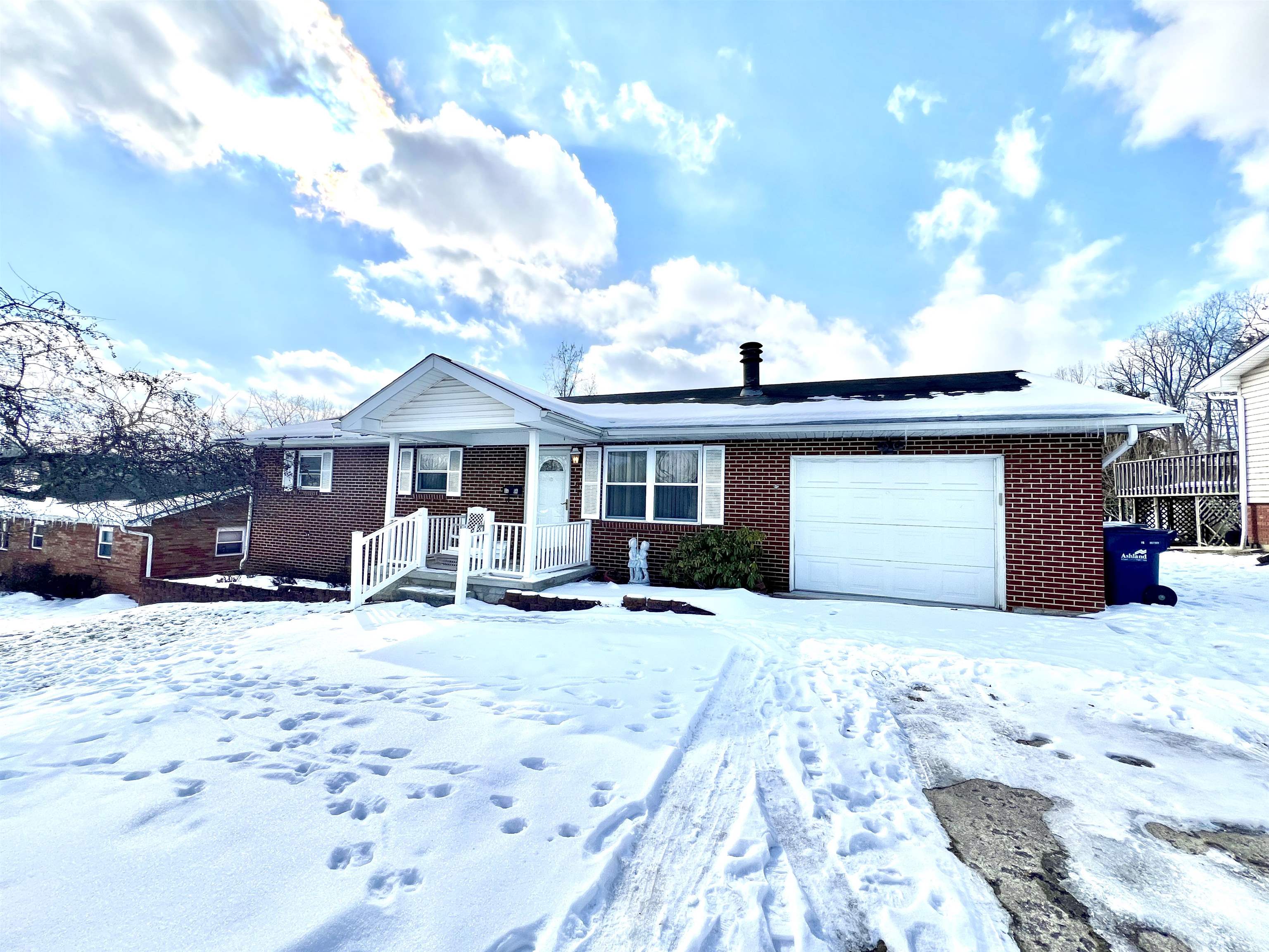 3704 Greenbrier Road