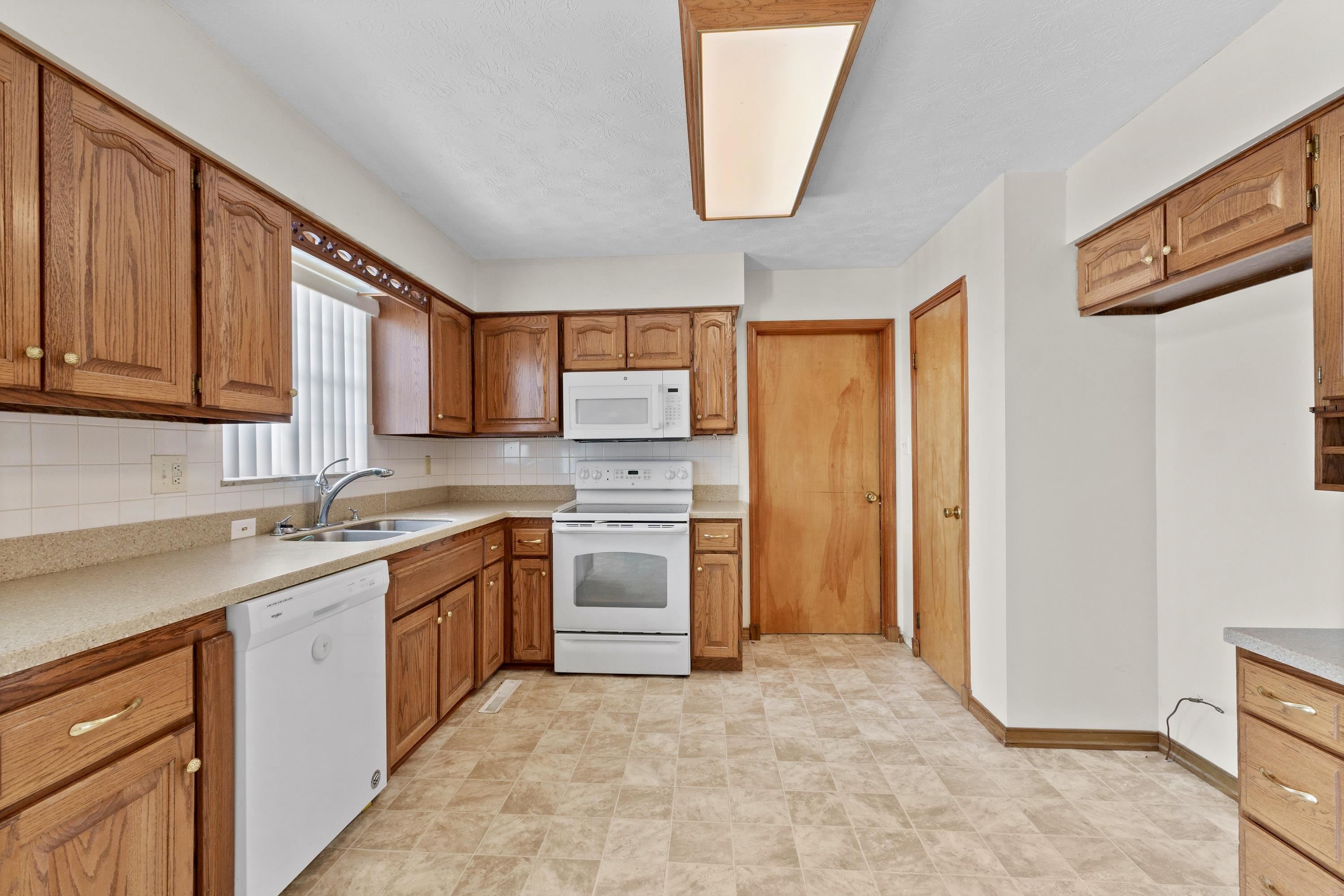 3704 Greenbrier Road