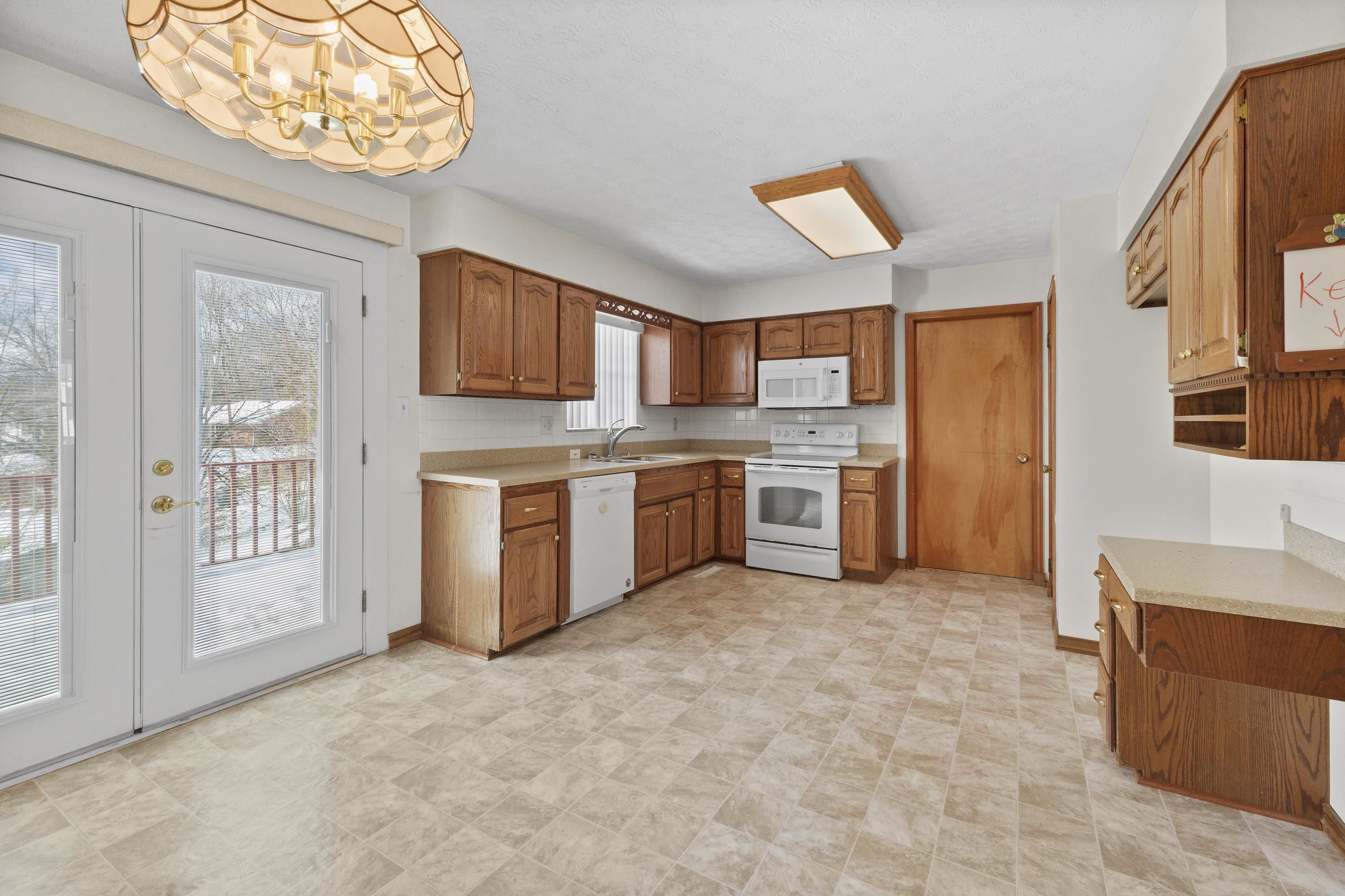3704 Greenbrier Road
