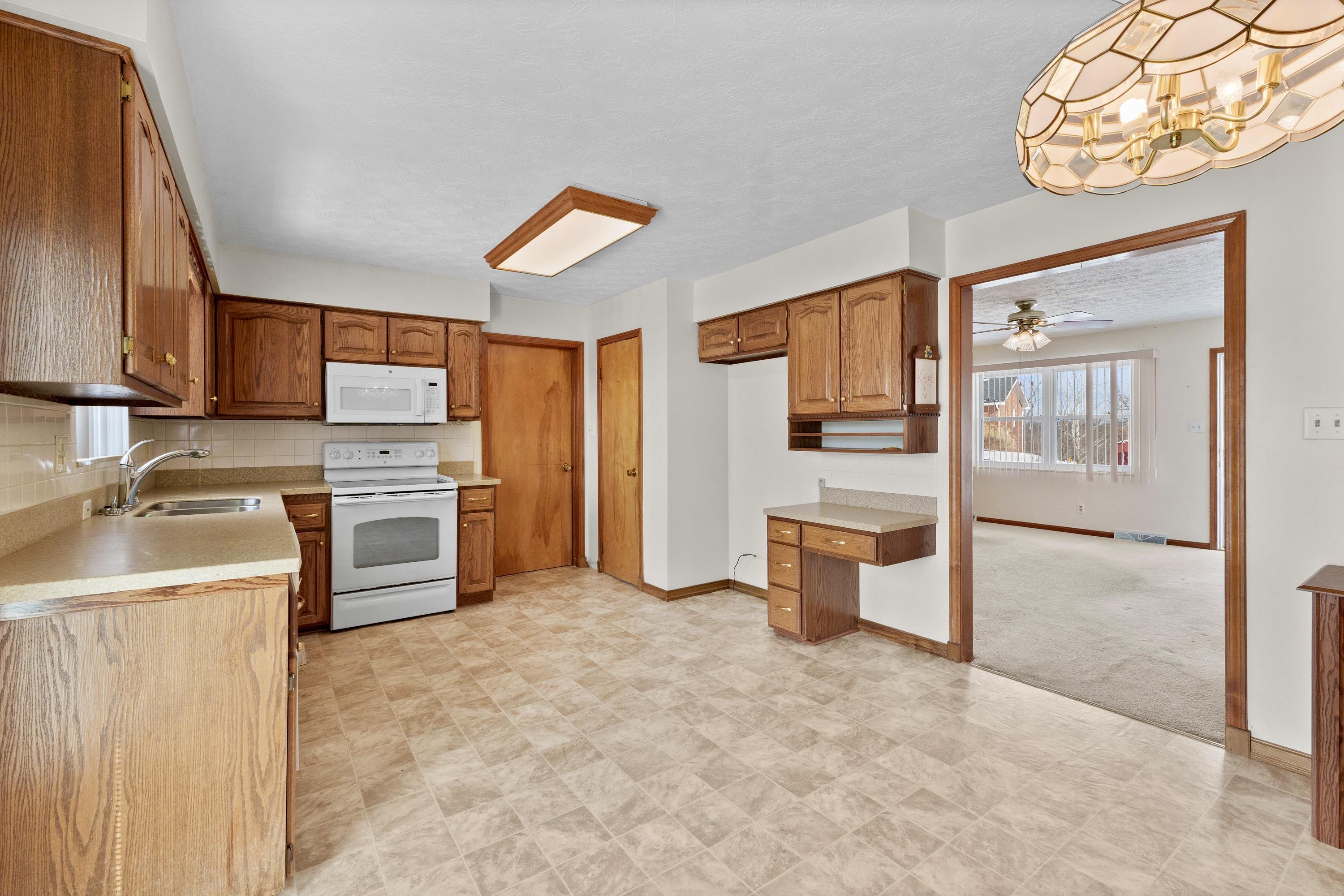 3704 Greenbrier Road