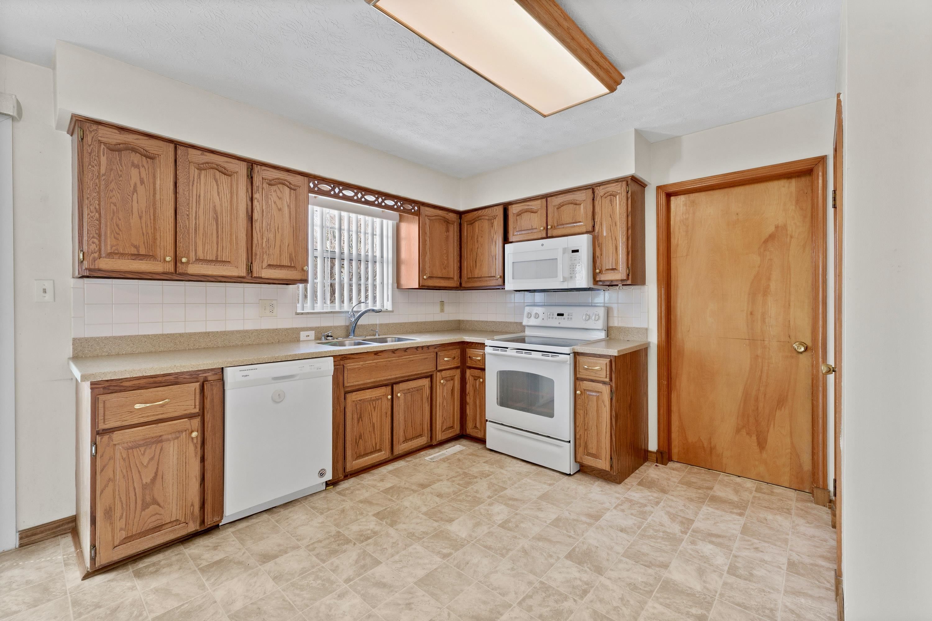 3704 Greenbrier Road
