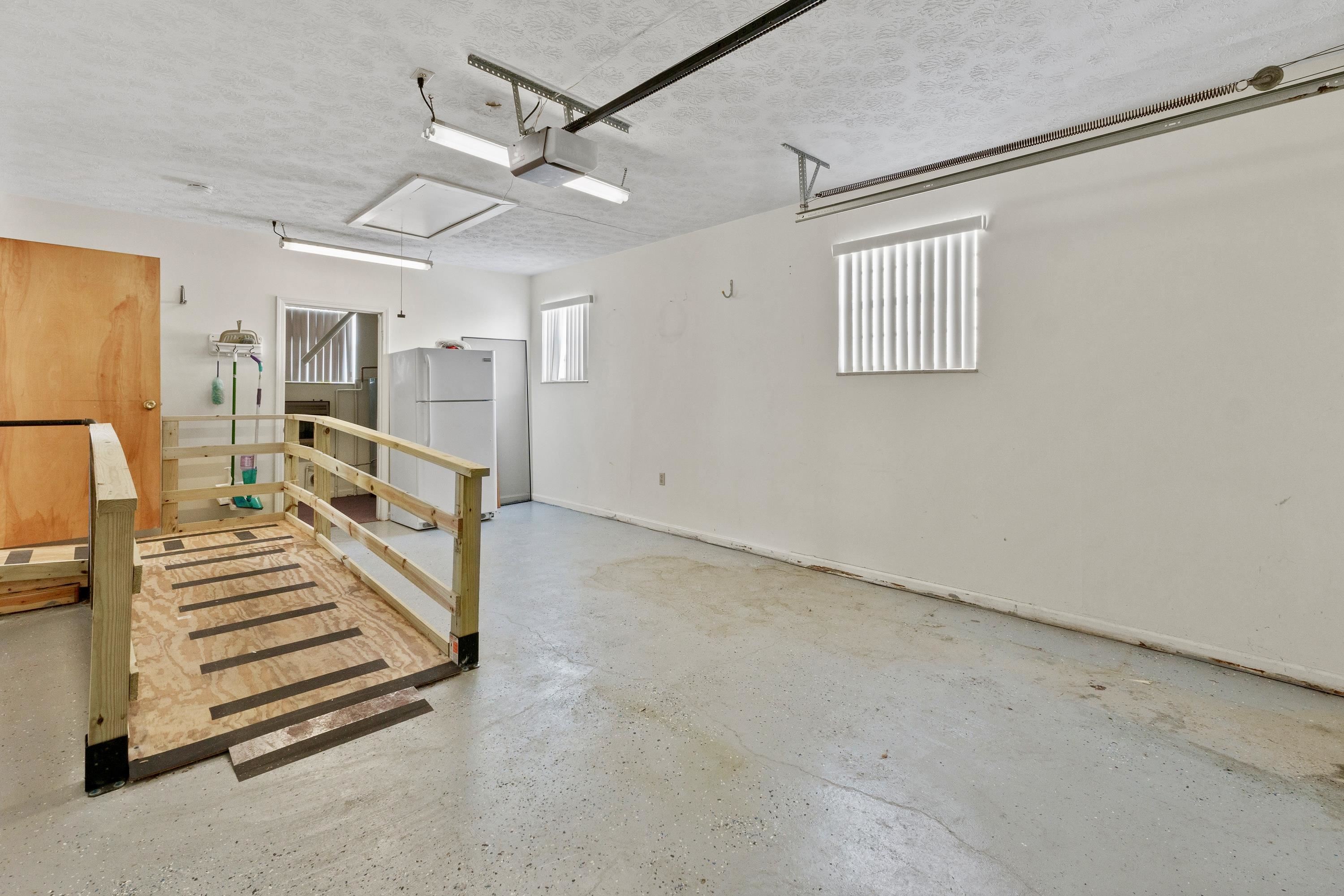 3704 Greenbrier Road