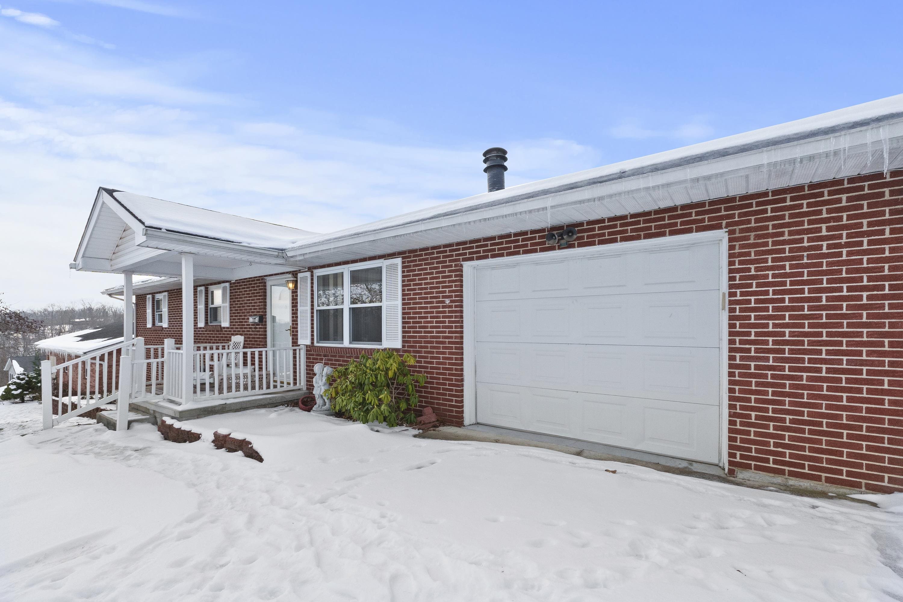 3704 Greenbrier Road