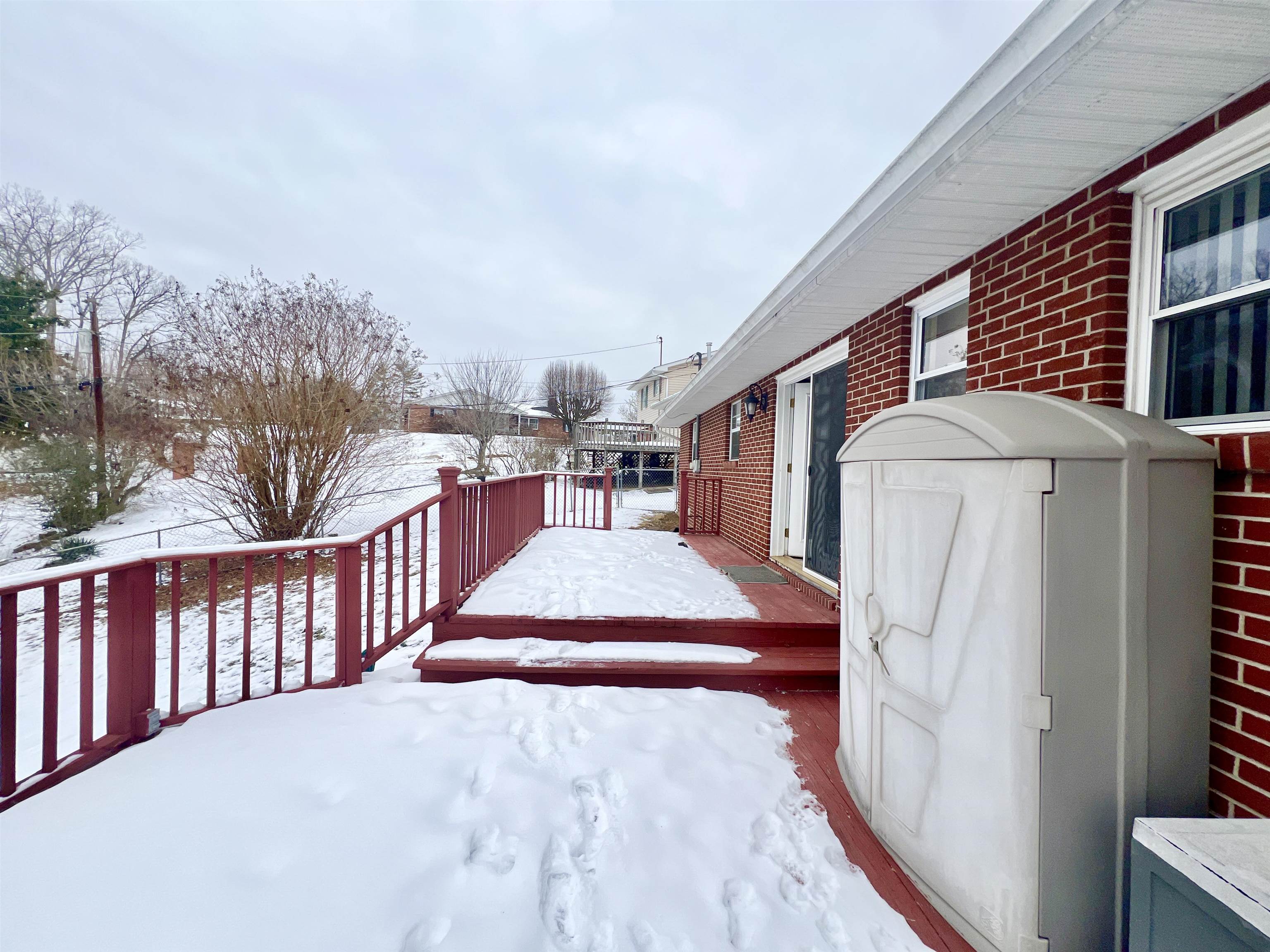 3704 Greenbrier Road
