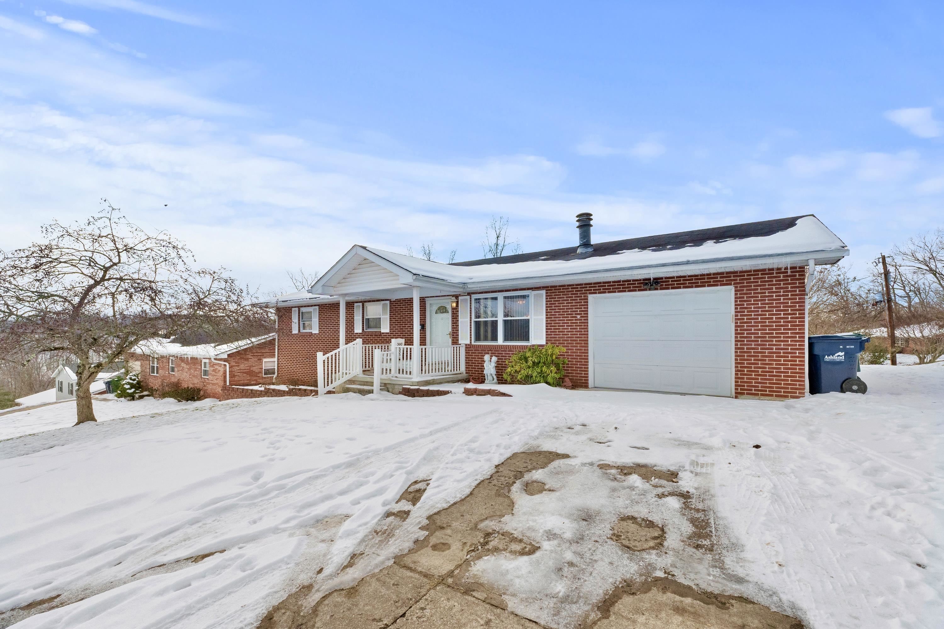 3704 Greenbrier Road