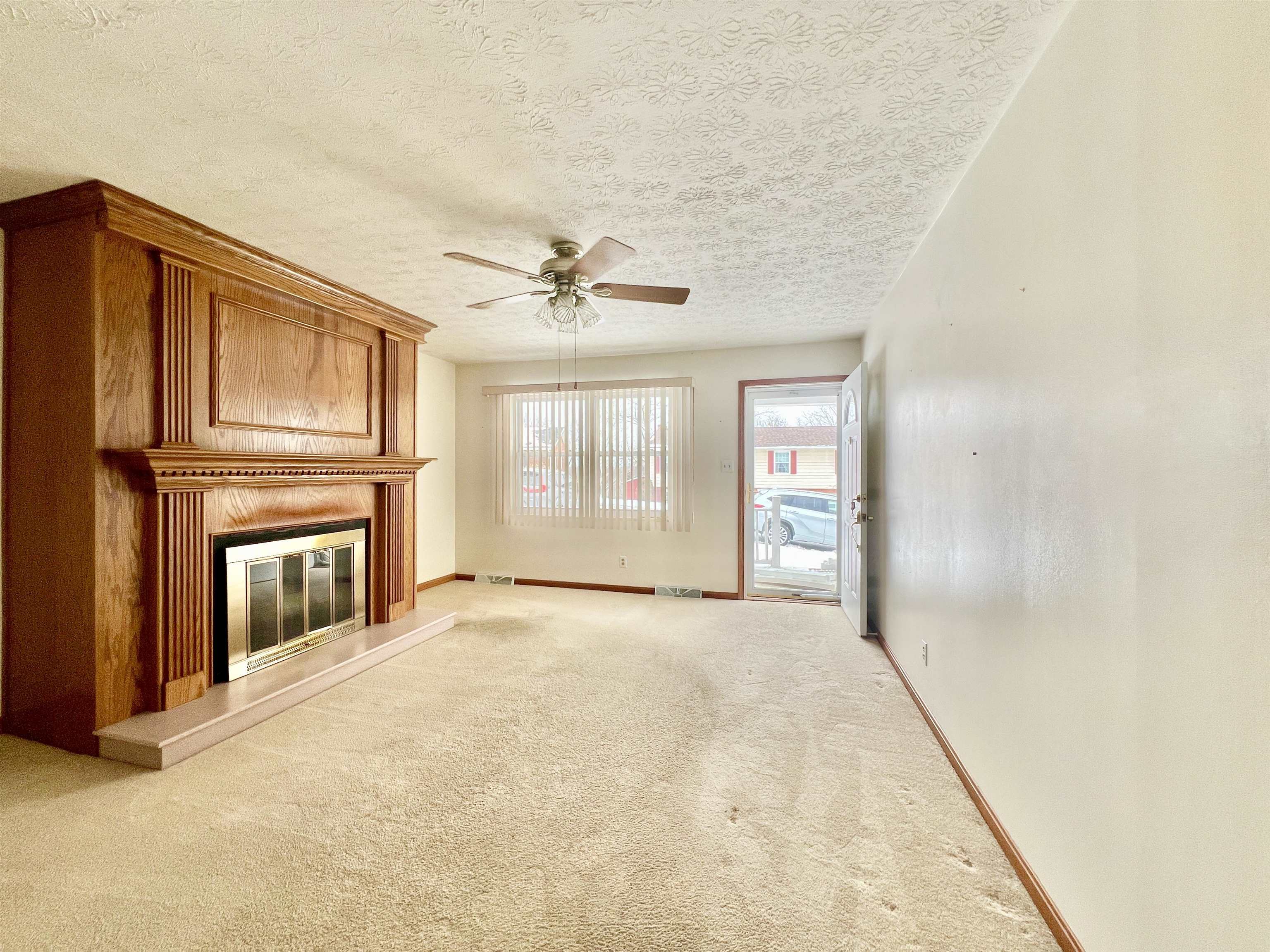 3704 Greenbrier Road
